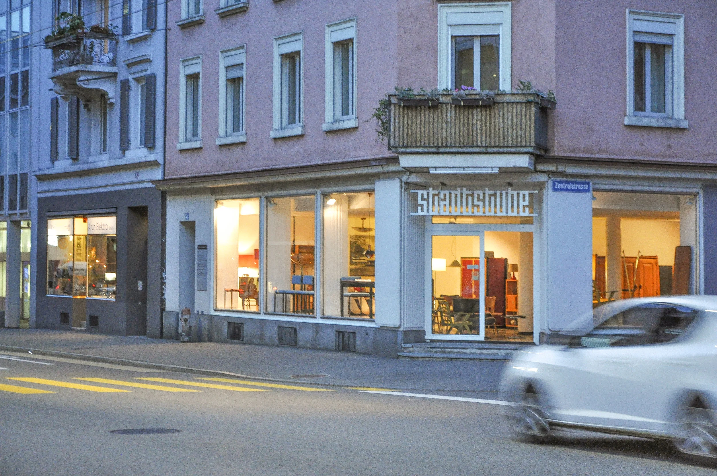 Der neue Laden an der Ecke Kalkbreitestrasse / Zentralstrasse nimmt Form an.