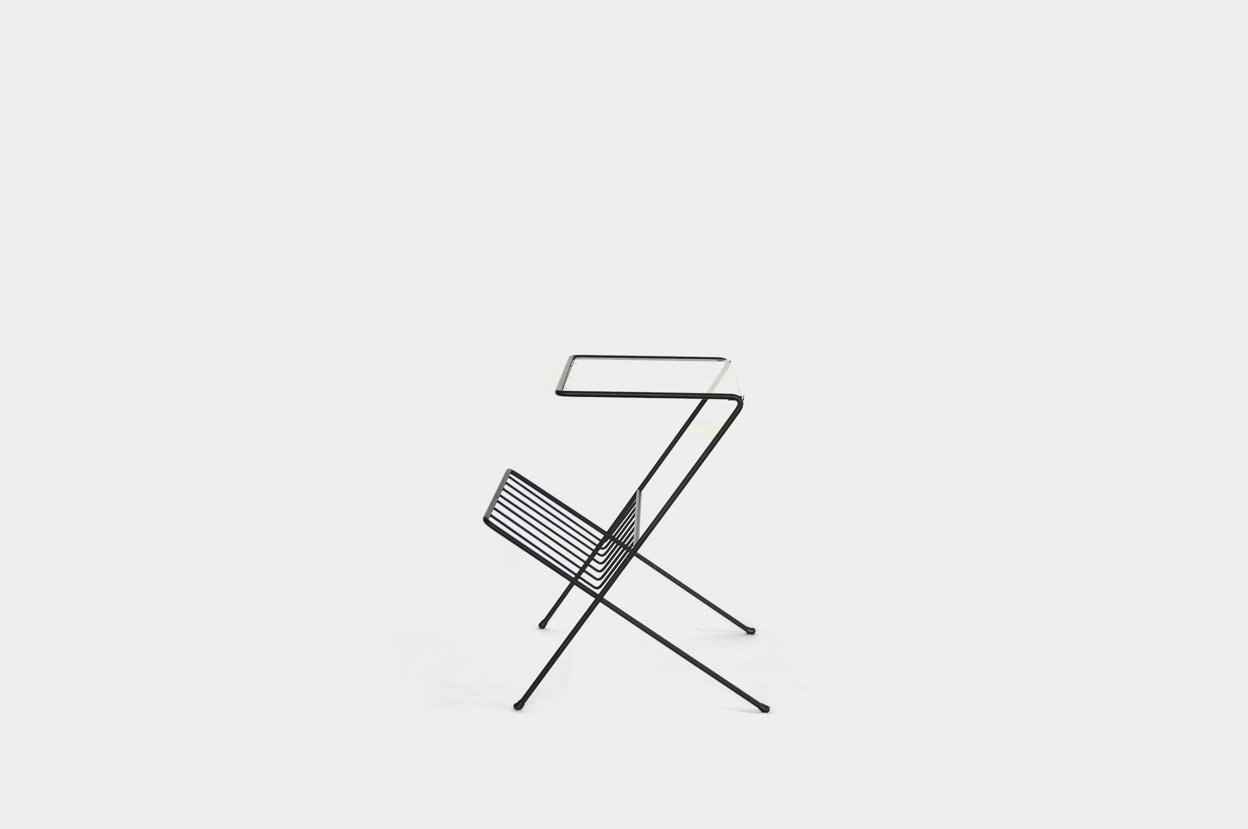 Zeitungshalter_Modernist1.jpg