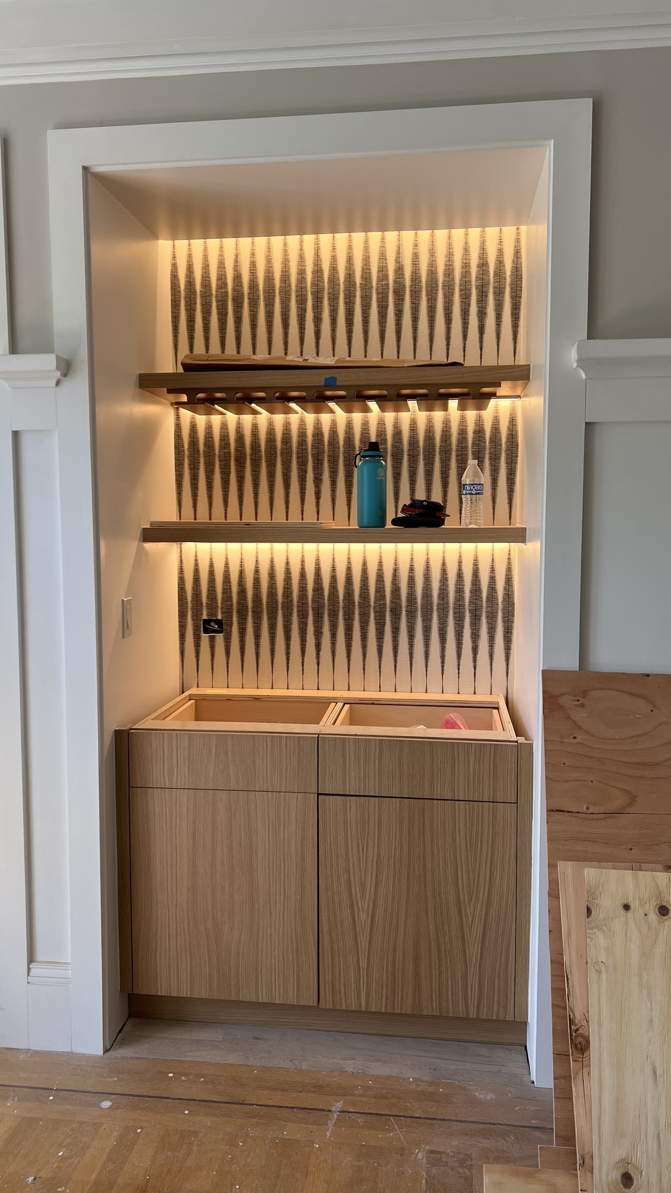  Wallcovering &amp; accent light are up at the Bar! 