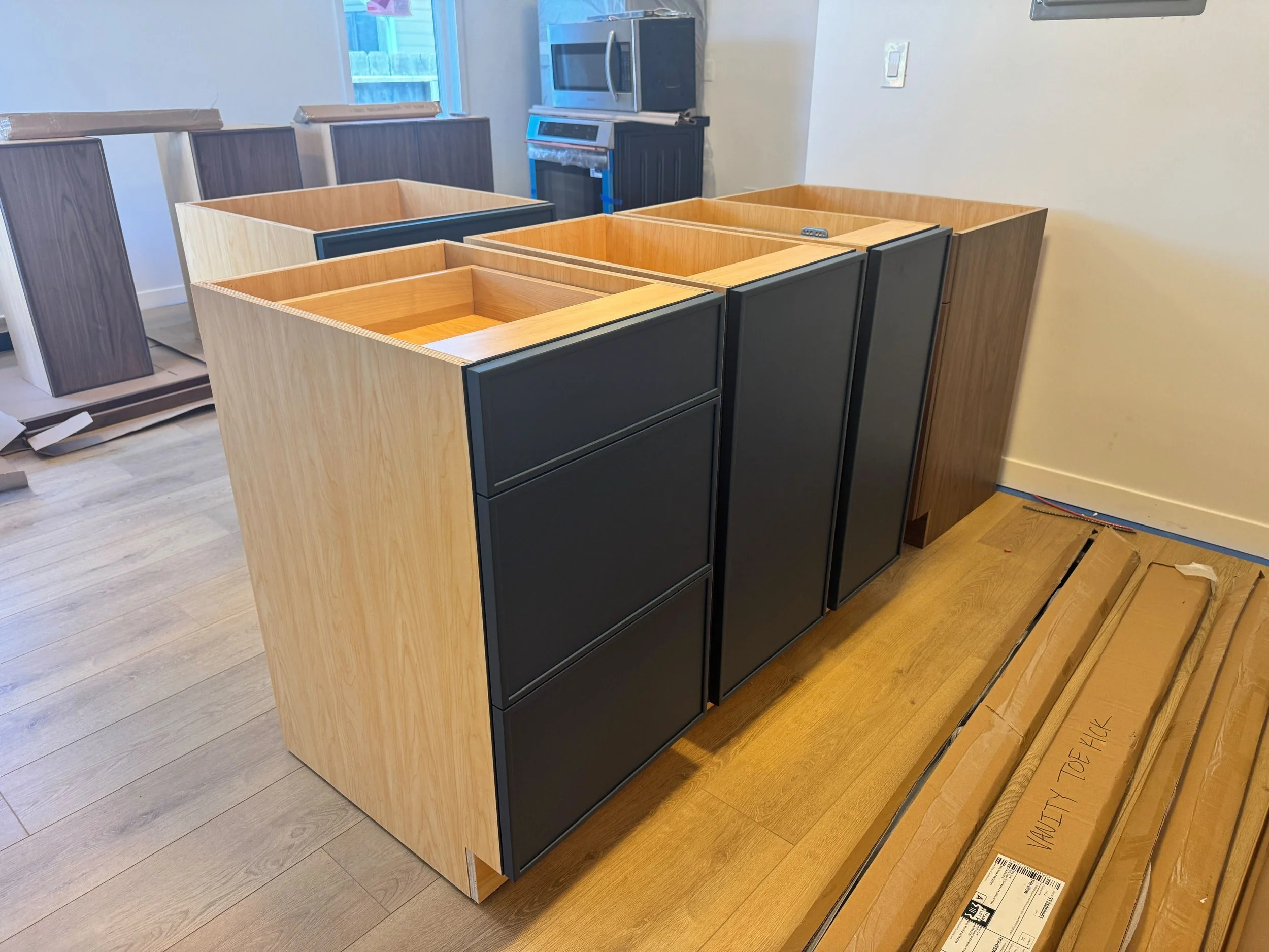 👋🏻 Hello lovely ADU Kitchen cabinets!