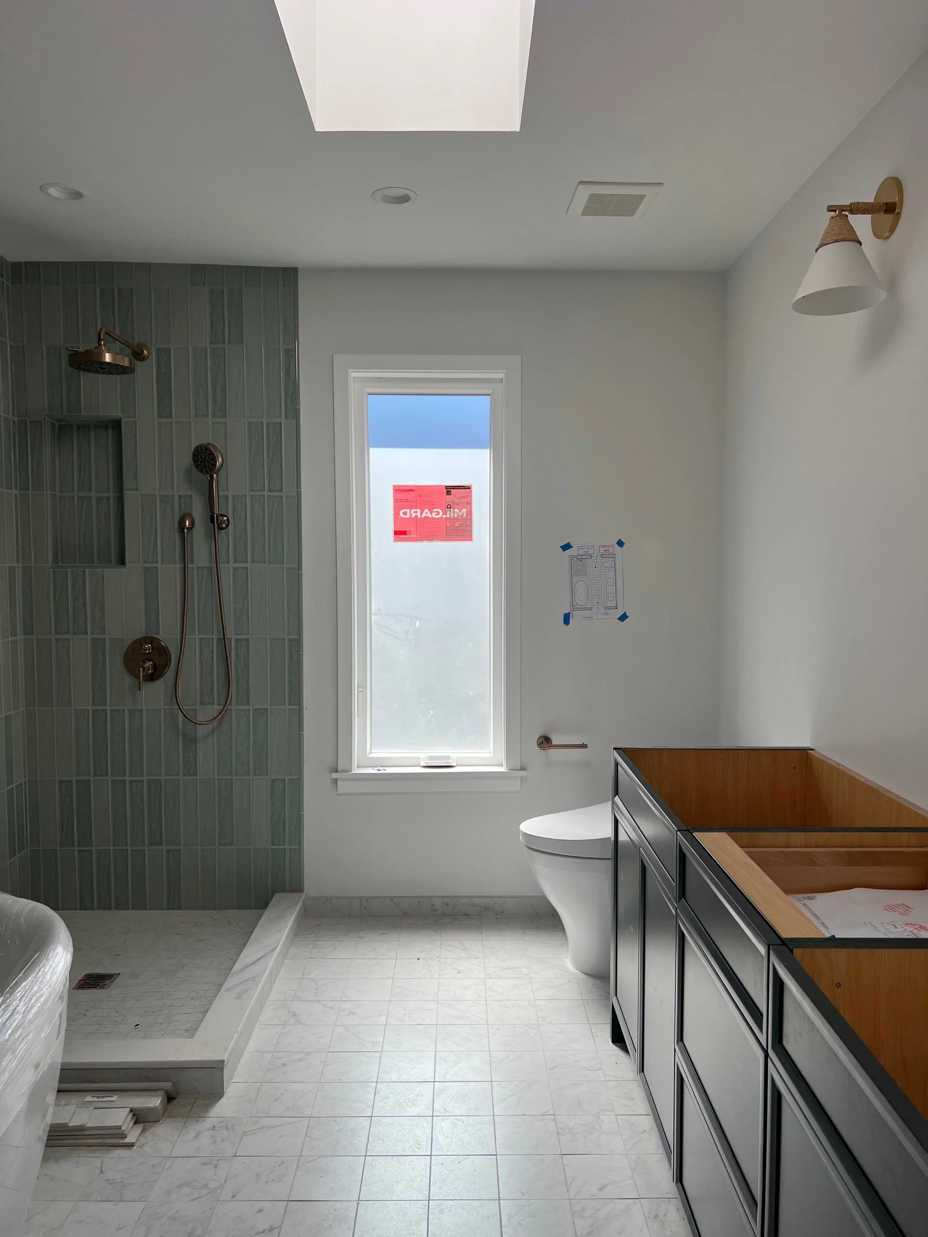 👋🏻 Hello beautiful forest green double vanity!