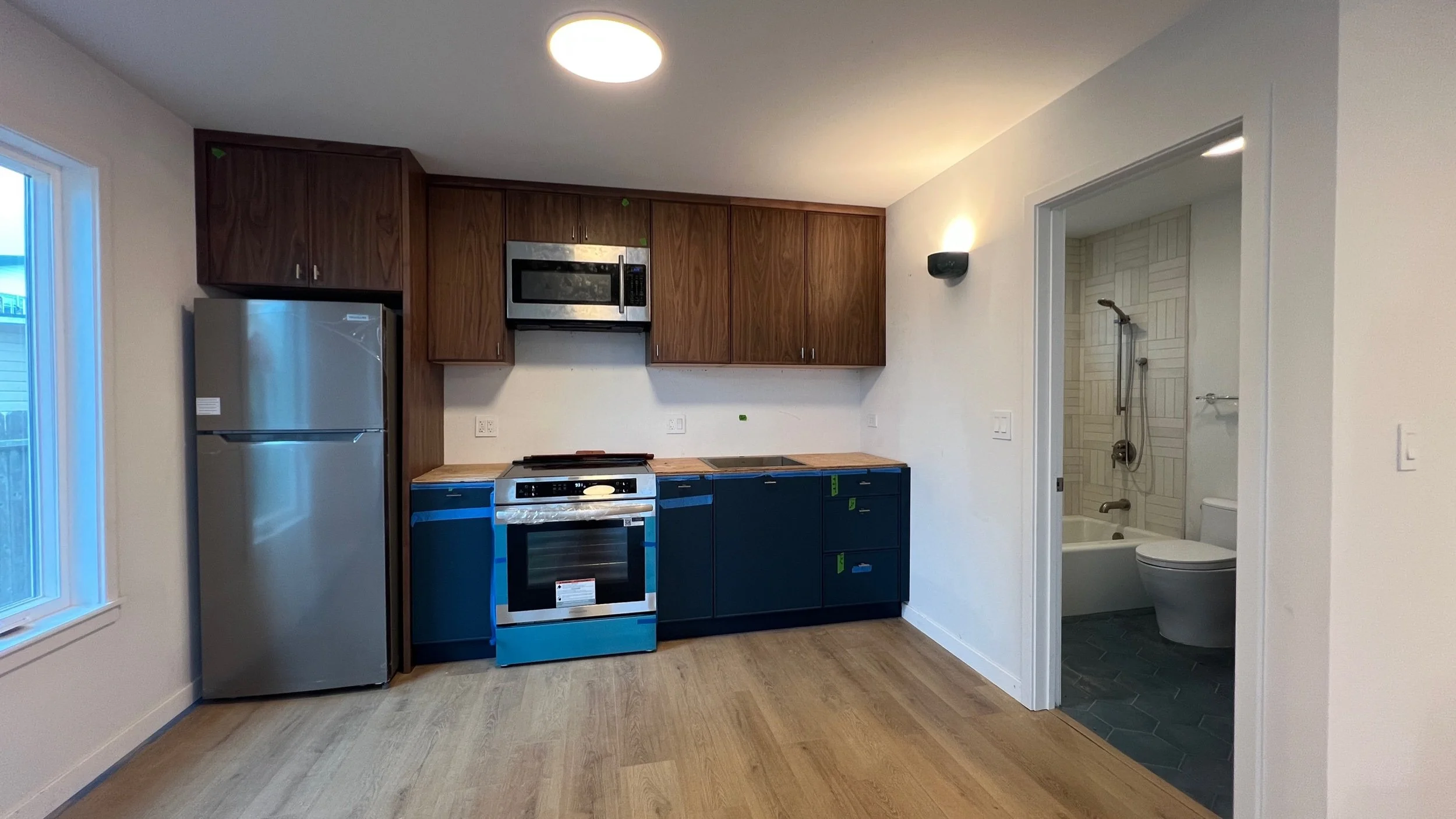 👋🏻 Hello lovely ADU Kitchen dual tone cabinets!