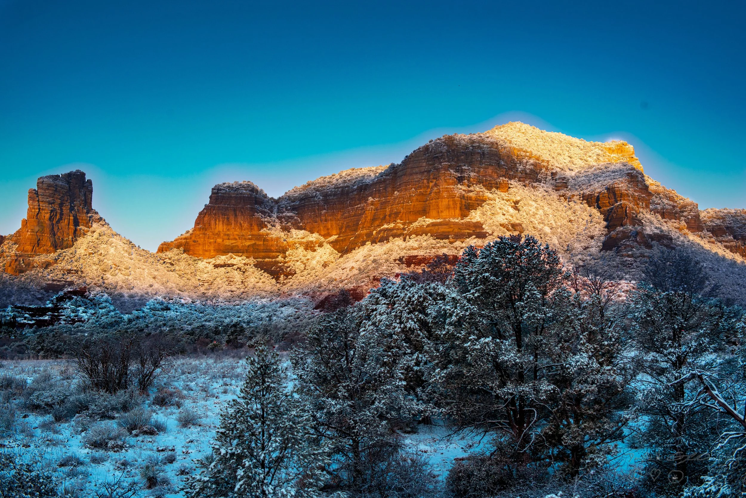 Sun rises over the red rocks of Sedona