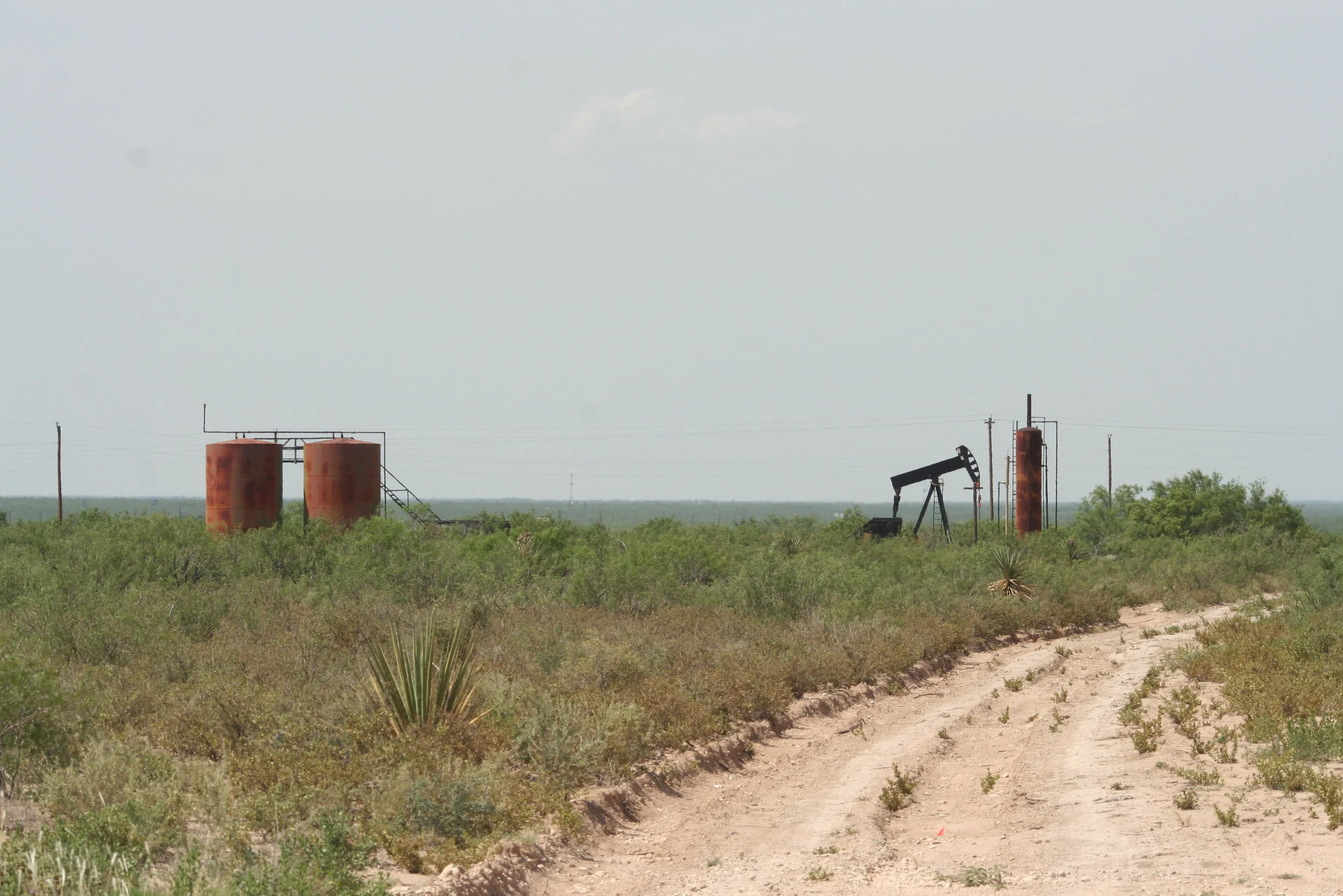 Old Production Eqpt, W Texas.JPG