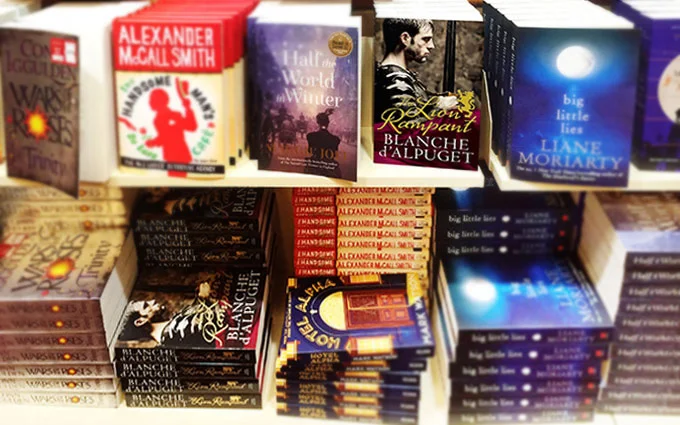 Web_TLR_BookshopSydAirport.jpg