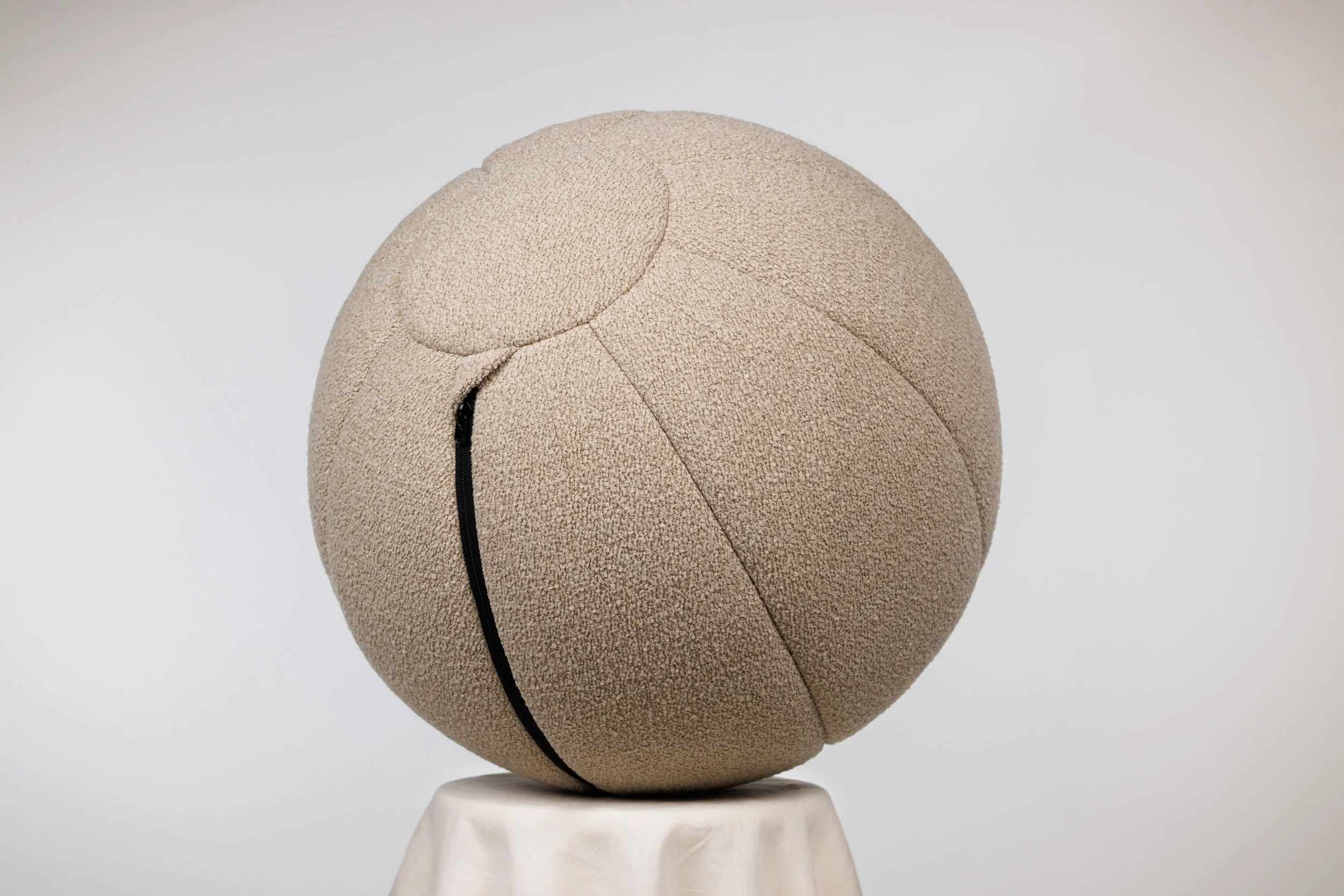 _Q0A4490-CurlyQ-Sand-Boucle.jpg