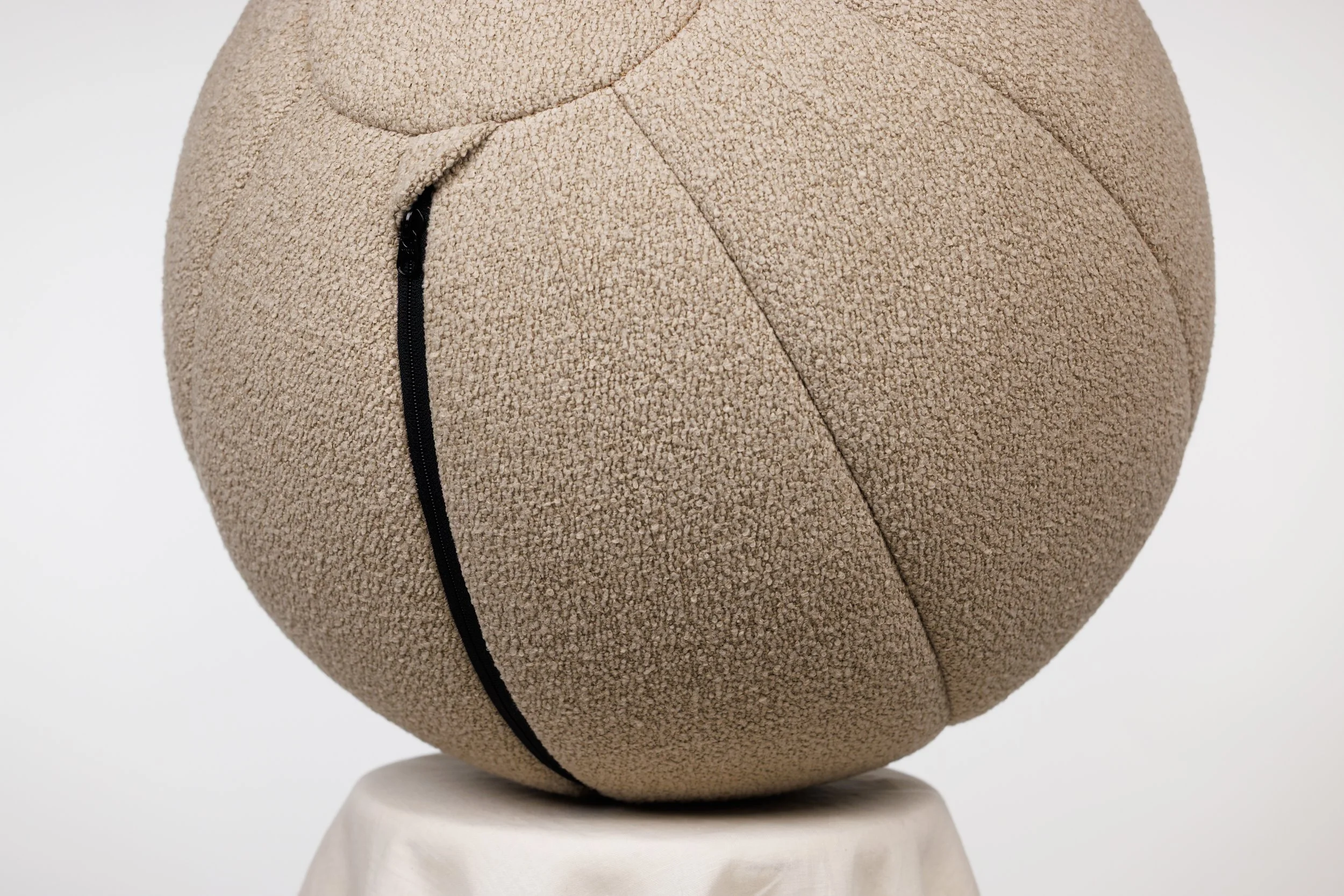 _Q0A4483-CurlyQ-Sand-Boucle.jpg