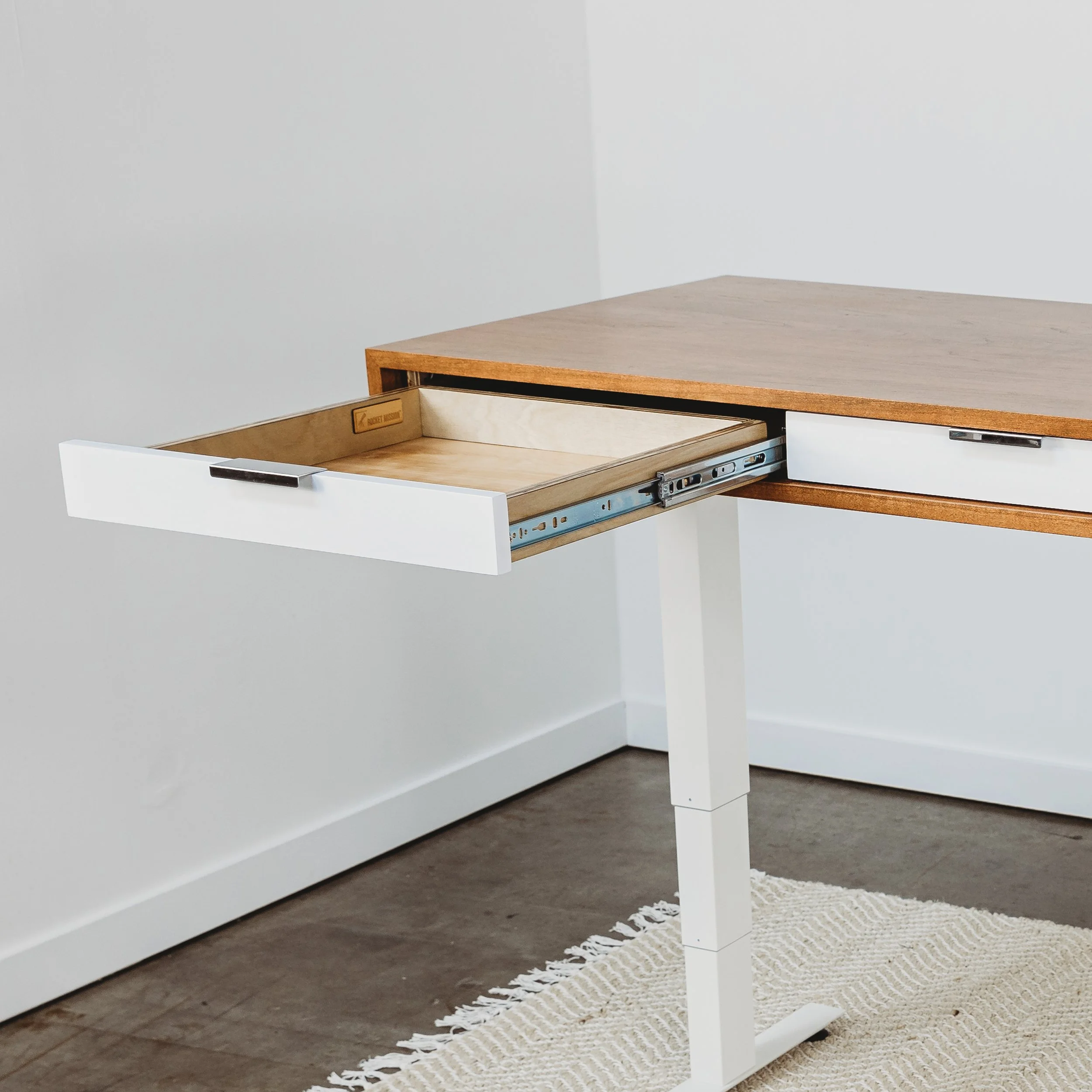 THESLIMDESK_ROMIDESIGN-3.jpg