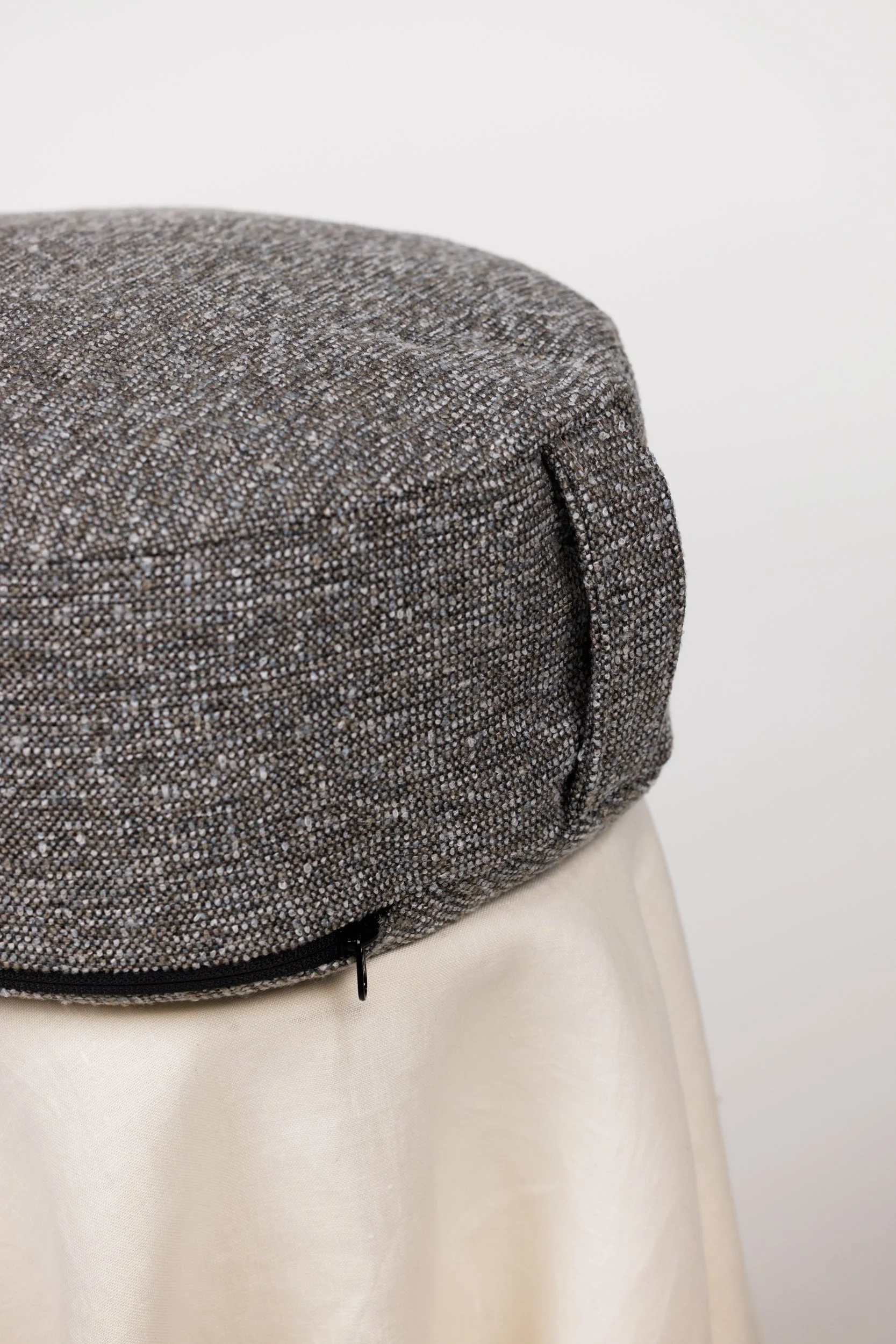 _Q0A4553-Murano-Graphite-Boucle.jpg
