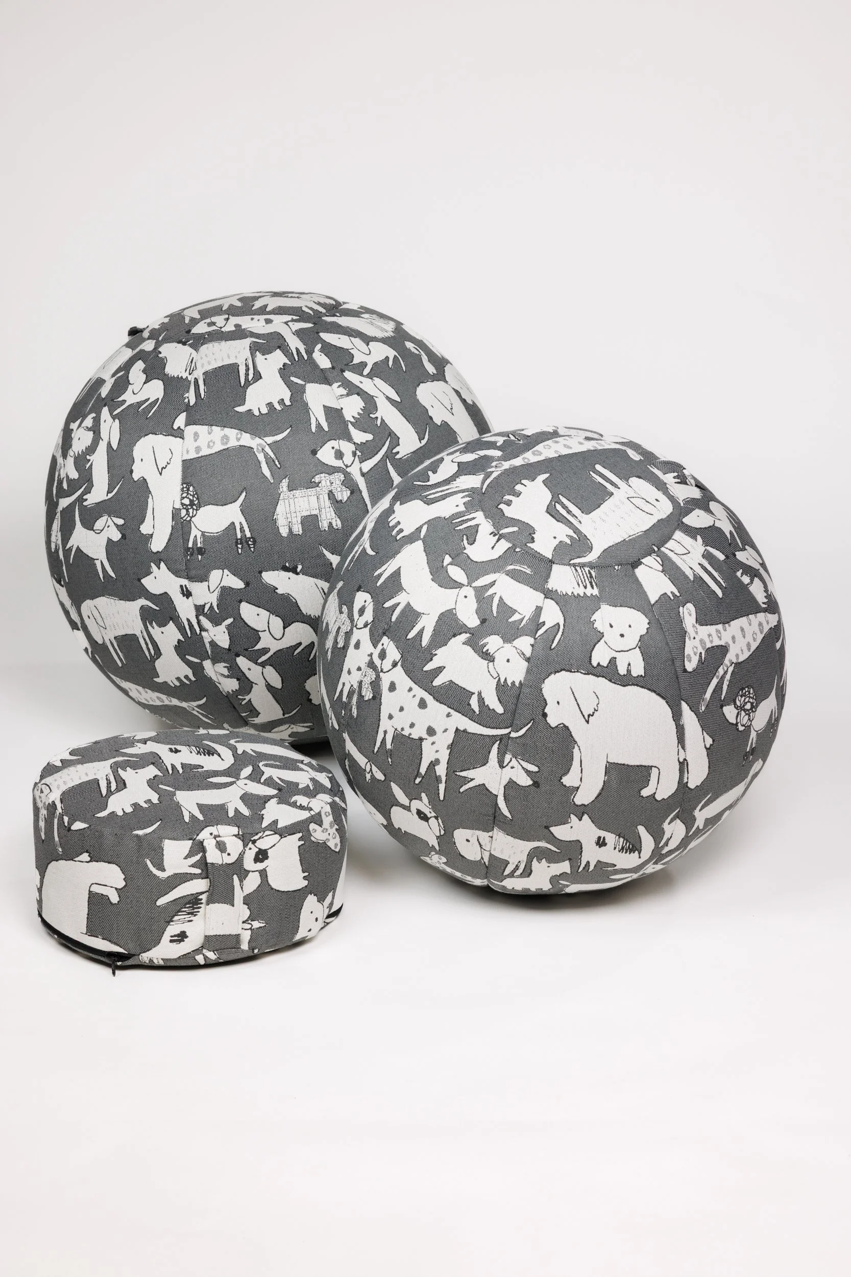 _Q0A3805-Woof-Graphite.jpg