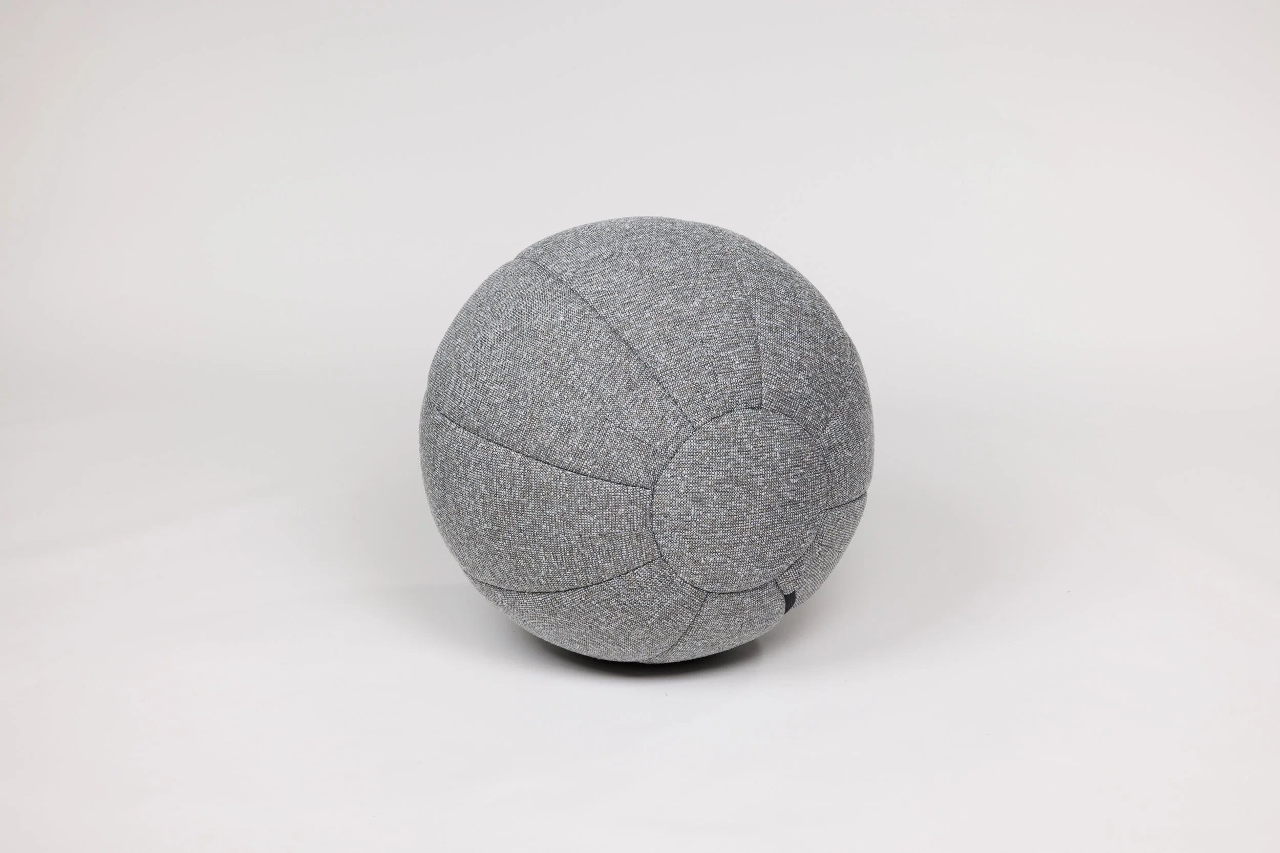 _Q0A4009-Murano-Graphite-Boucle.jpg