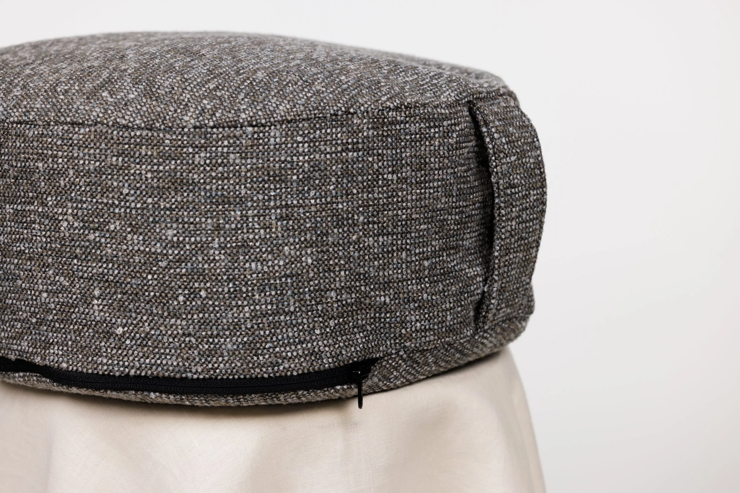 _Q0A4552-Murano-Graphite-Boucle.jpg