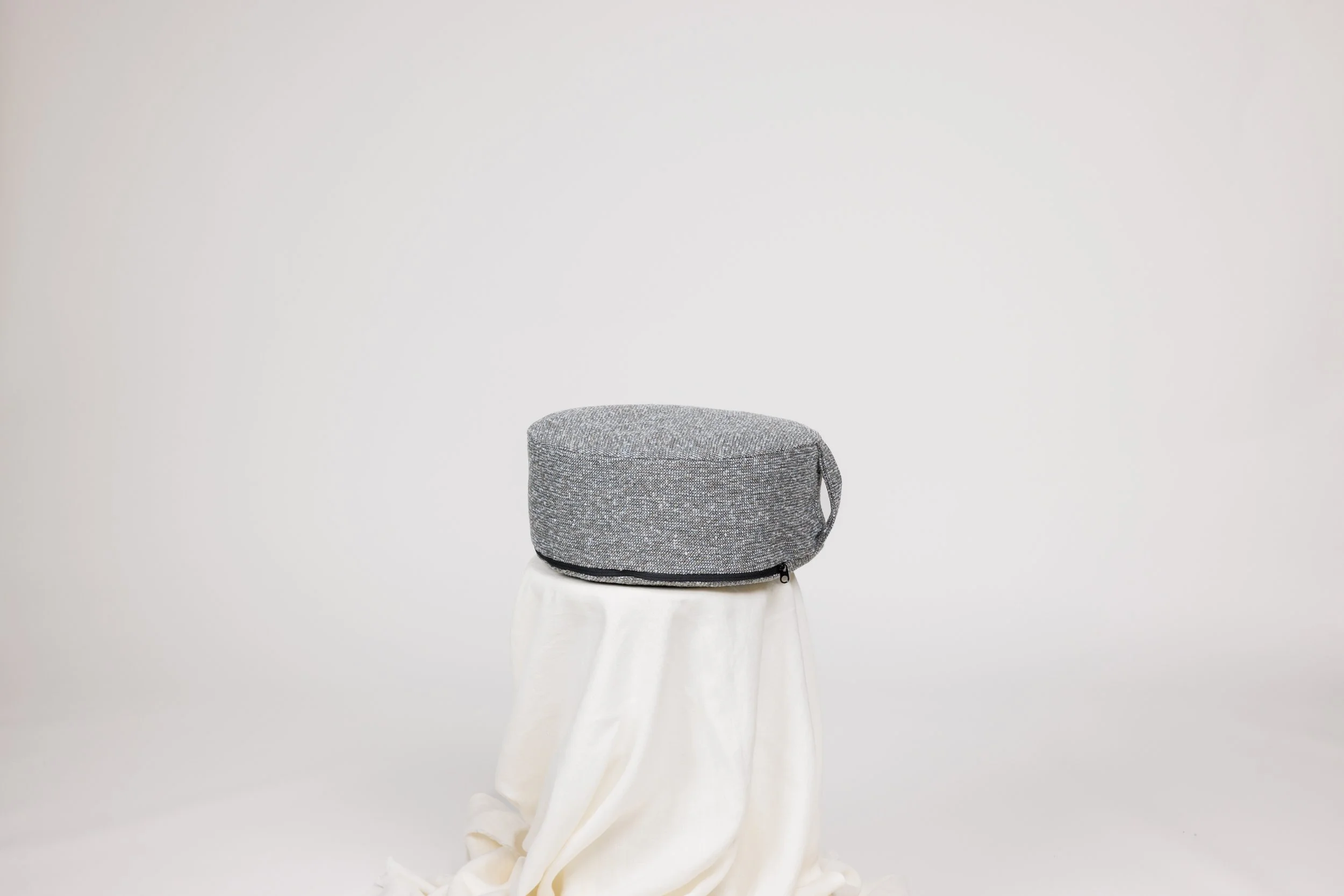 _Q0A4119-Murano-Graphite-Boucle.jpg