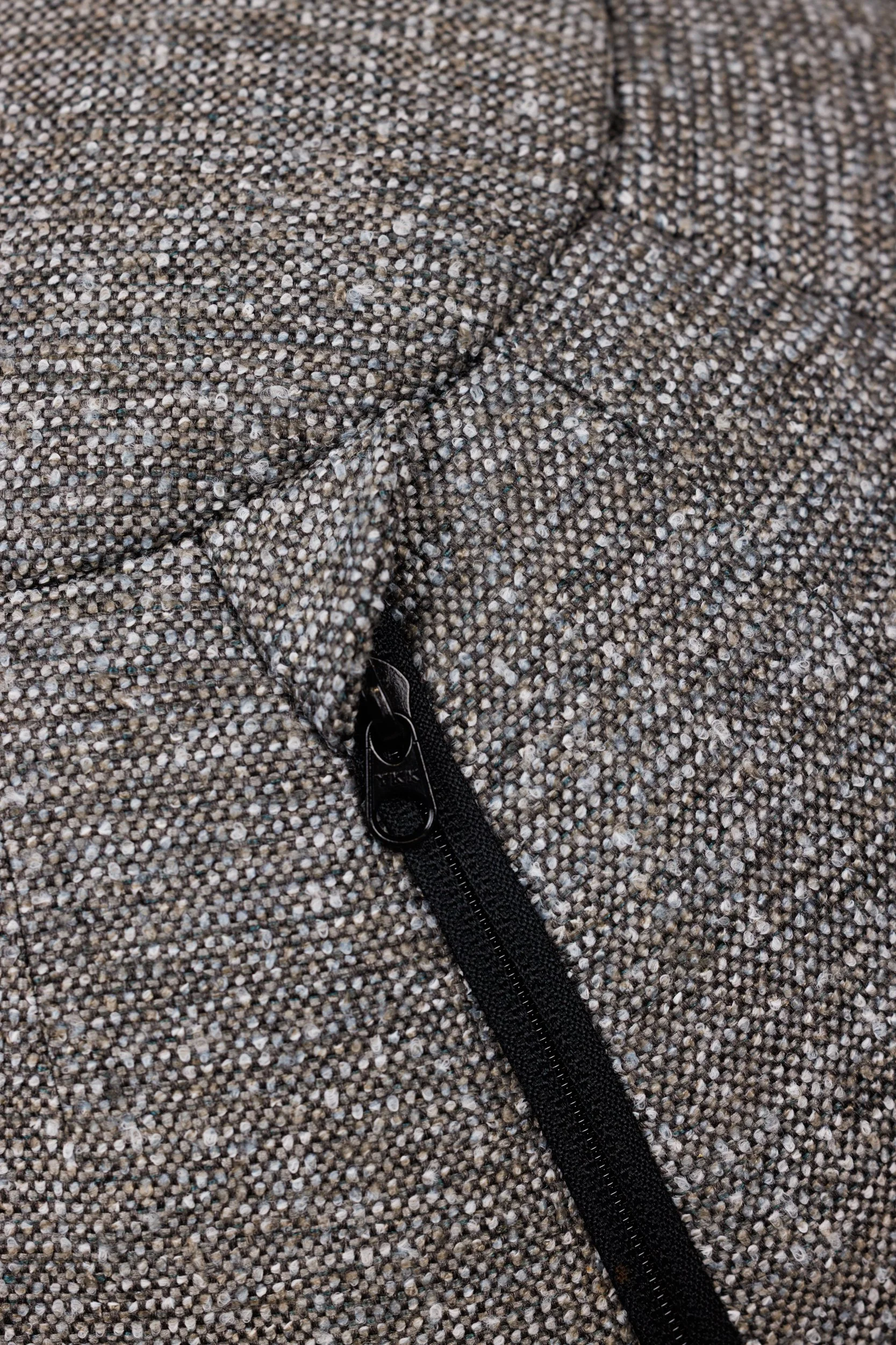 _Q0A4377-Murano-Graphite-Boucle.jpg