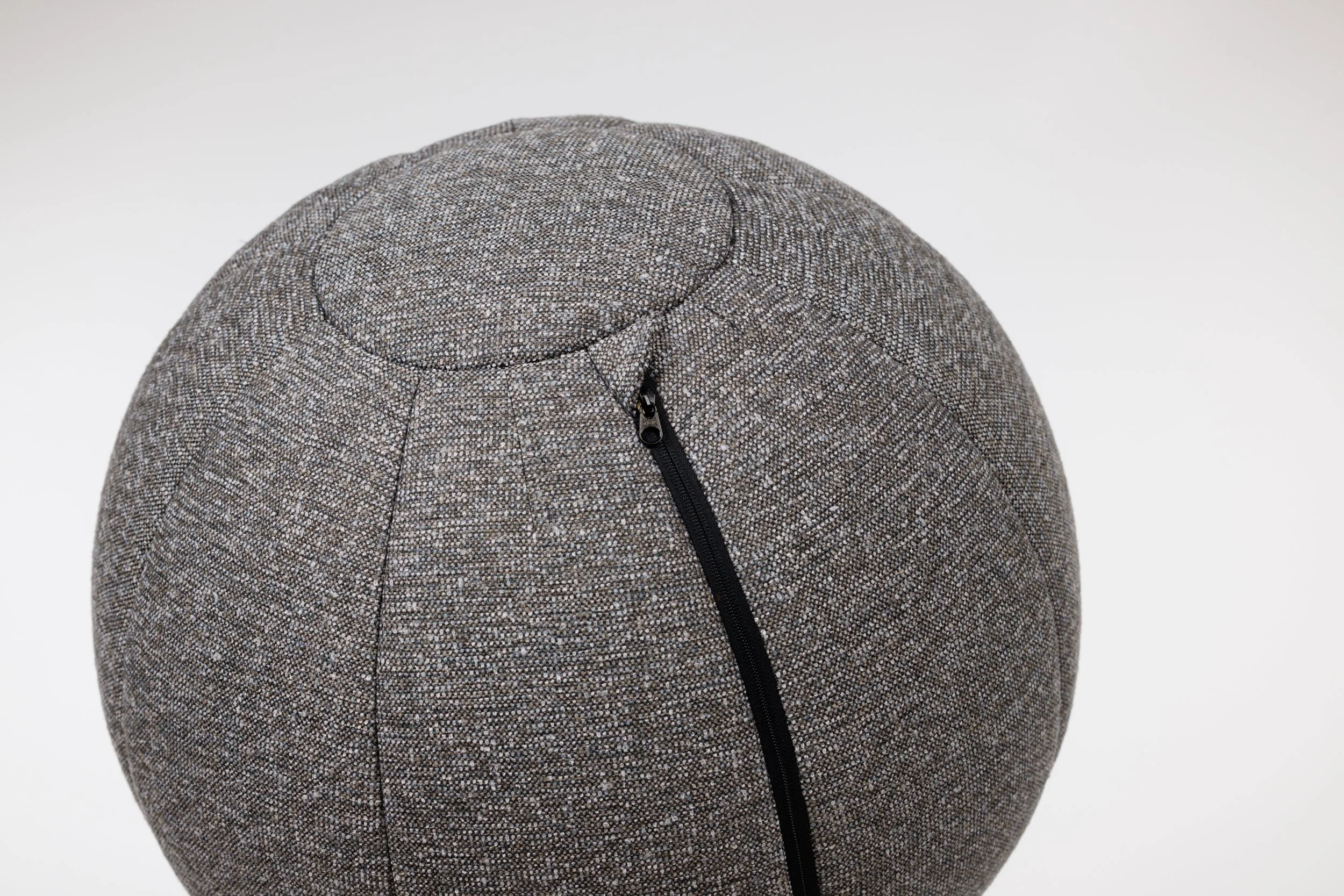 _Q0A4376-Murano-Graphite-Boucle.jpg