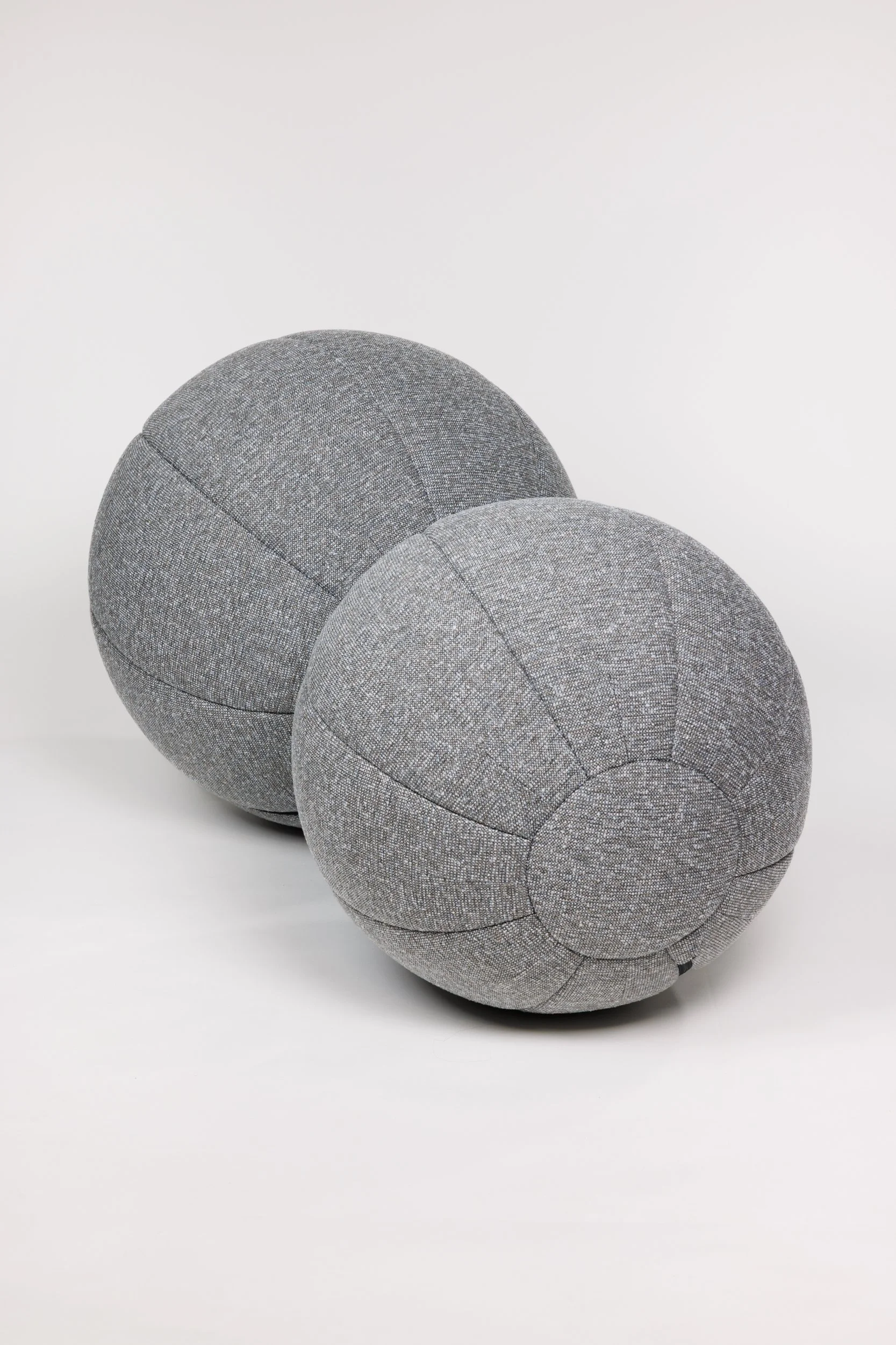_Q0A4014-Murano-Graphite-Boucle.jpg