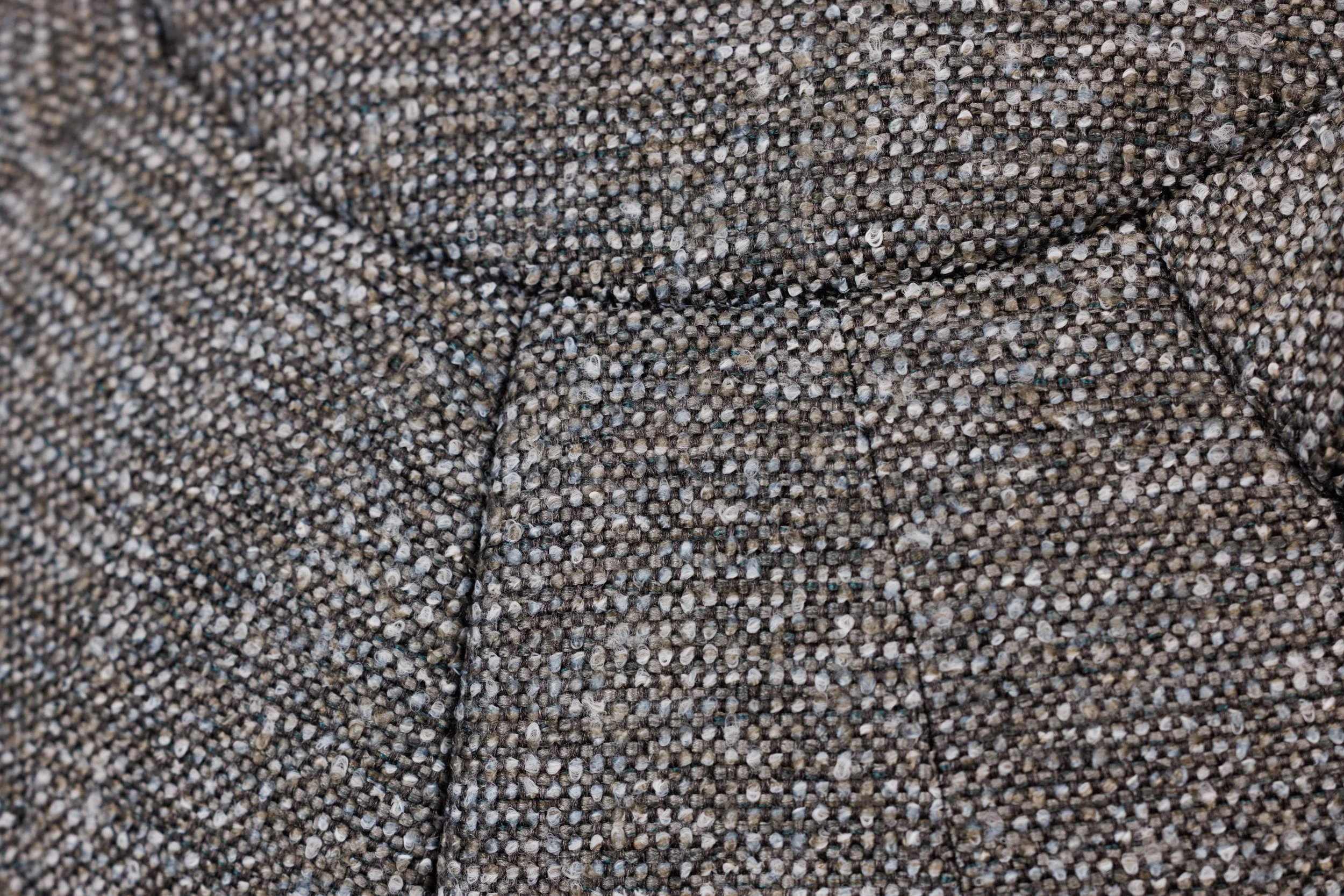 _Q0A4380-Murano-Graphite-Boucle.jpg