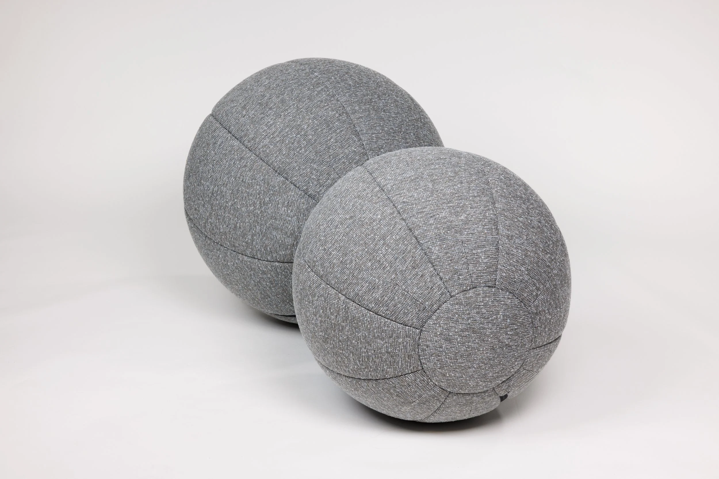 _Q0A4013-Murano-Graphite-Boucle.jpg