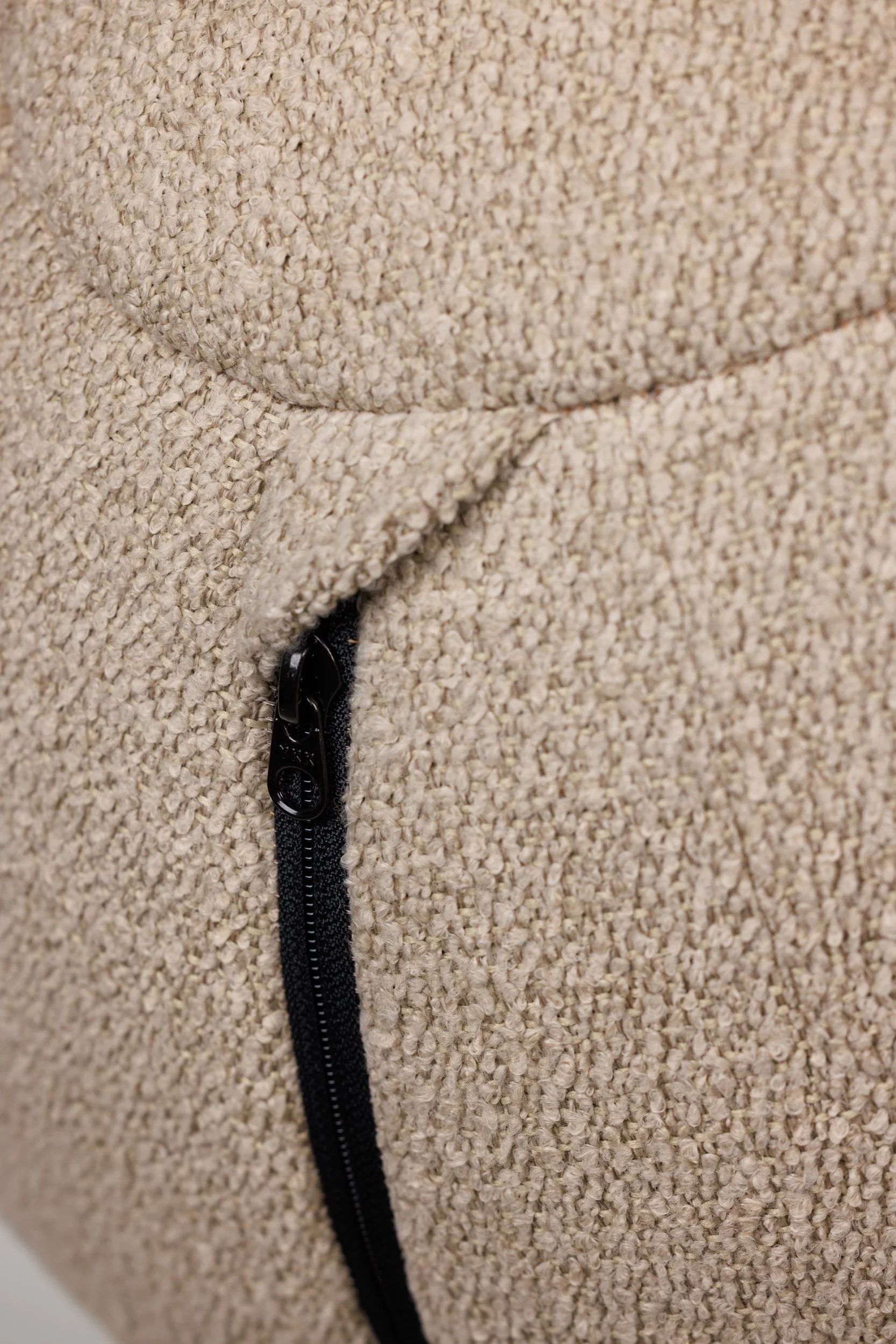 _Q0A4485-CurlyQ-Sand-Boucle.jpg