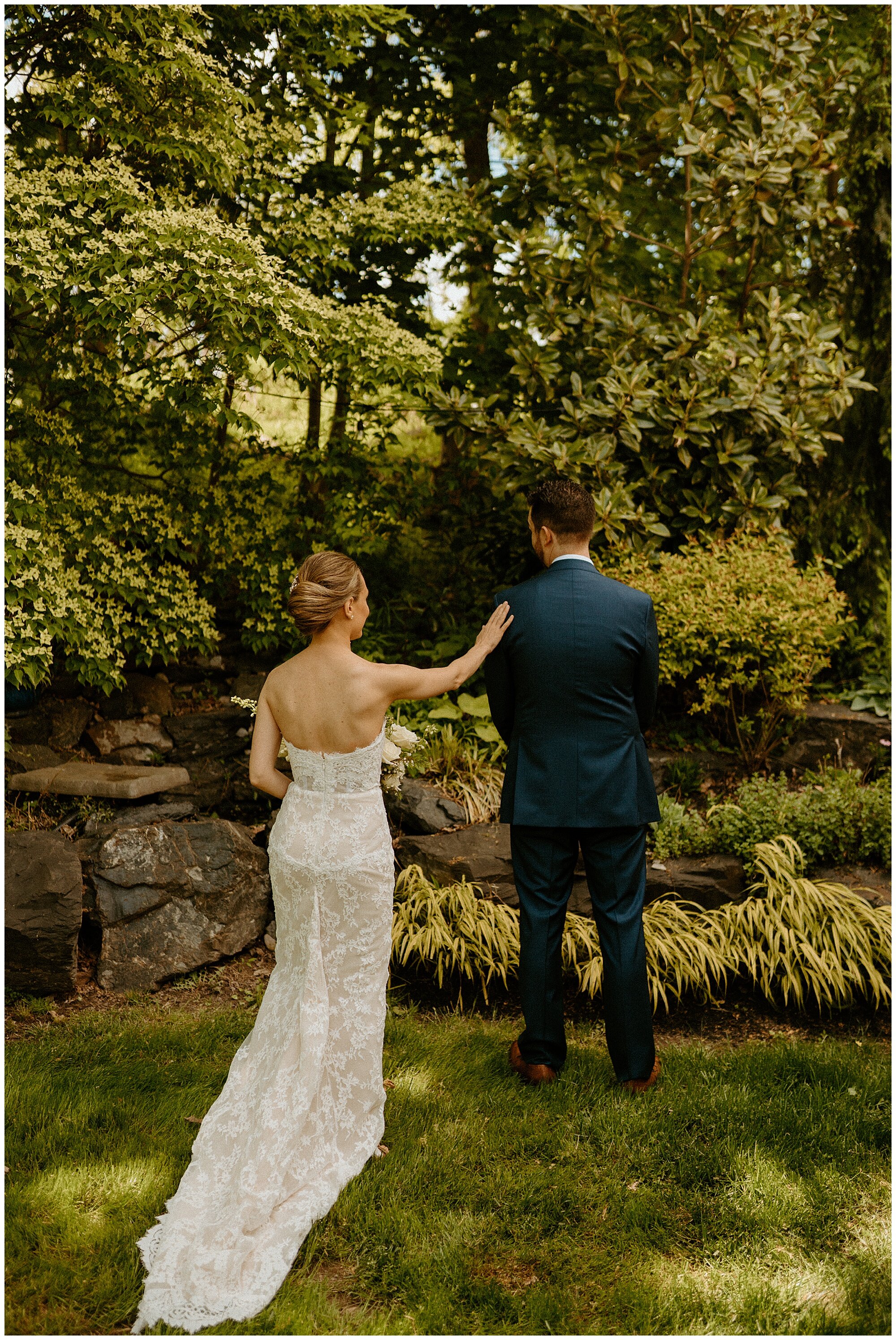 modern intimate backyard wedding - elle studios - pennsylvania wedding photographer_0011.jpg