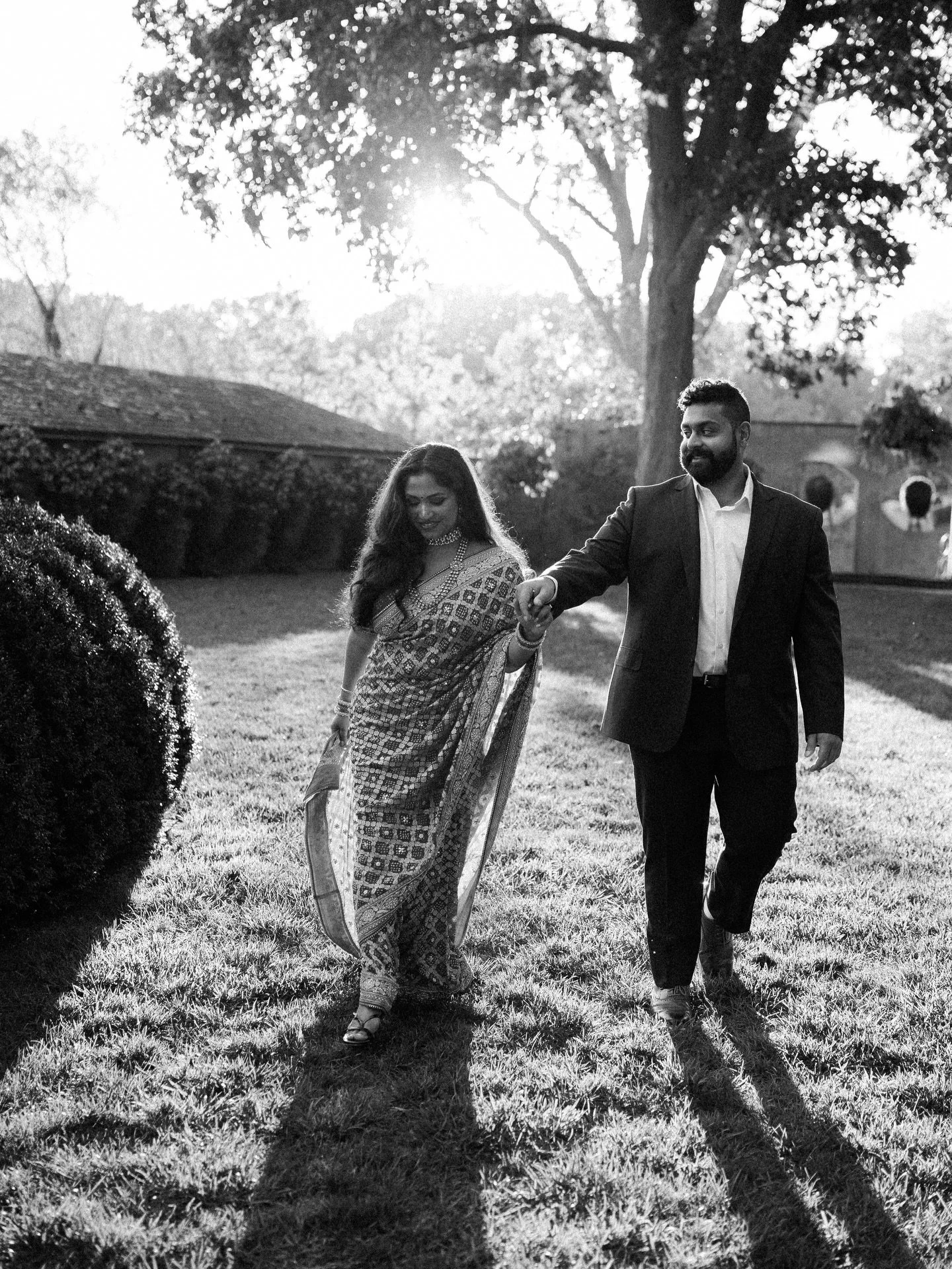 As we approach the warmer months, now feels like a great time to remind you that engagement sessions are in full swing. As part of the experience of working with me for your wedding photography, you can expect a session like this that is fully tailor