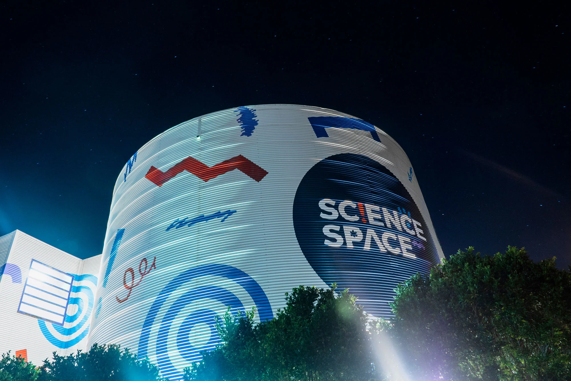 visual-energy-signs-science-space-wollongong-planetarium-science-centre-australia-uow-signage-ic-innovation-campus-north-gong-building-painting-signwriting-sign-business.jpg