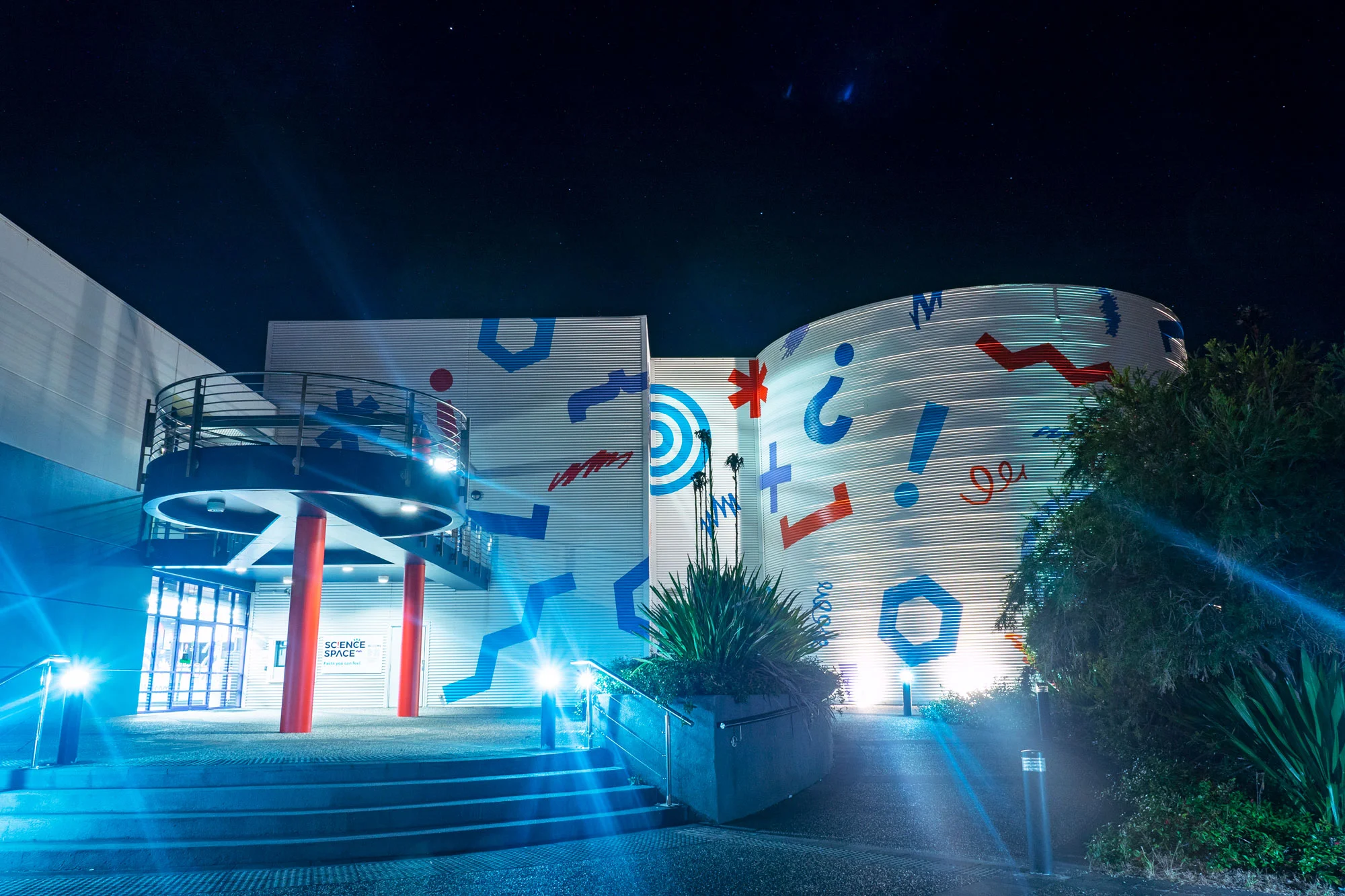 visual-energy-signs-science-space-wollongong-planetarium-science-centre-australia-uow-signage-ic-innovation-campus-north-gong-signage.jpg