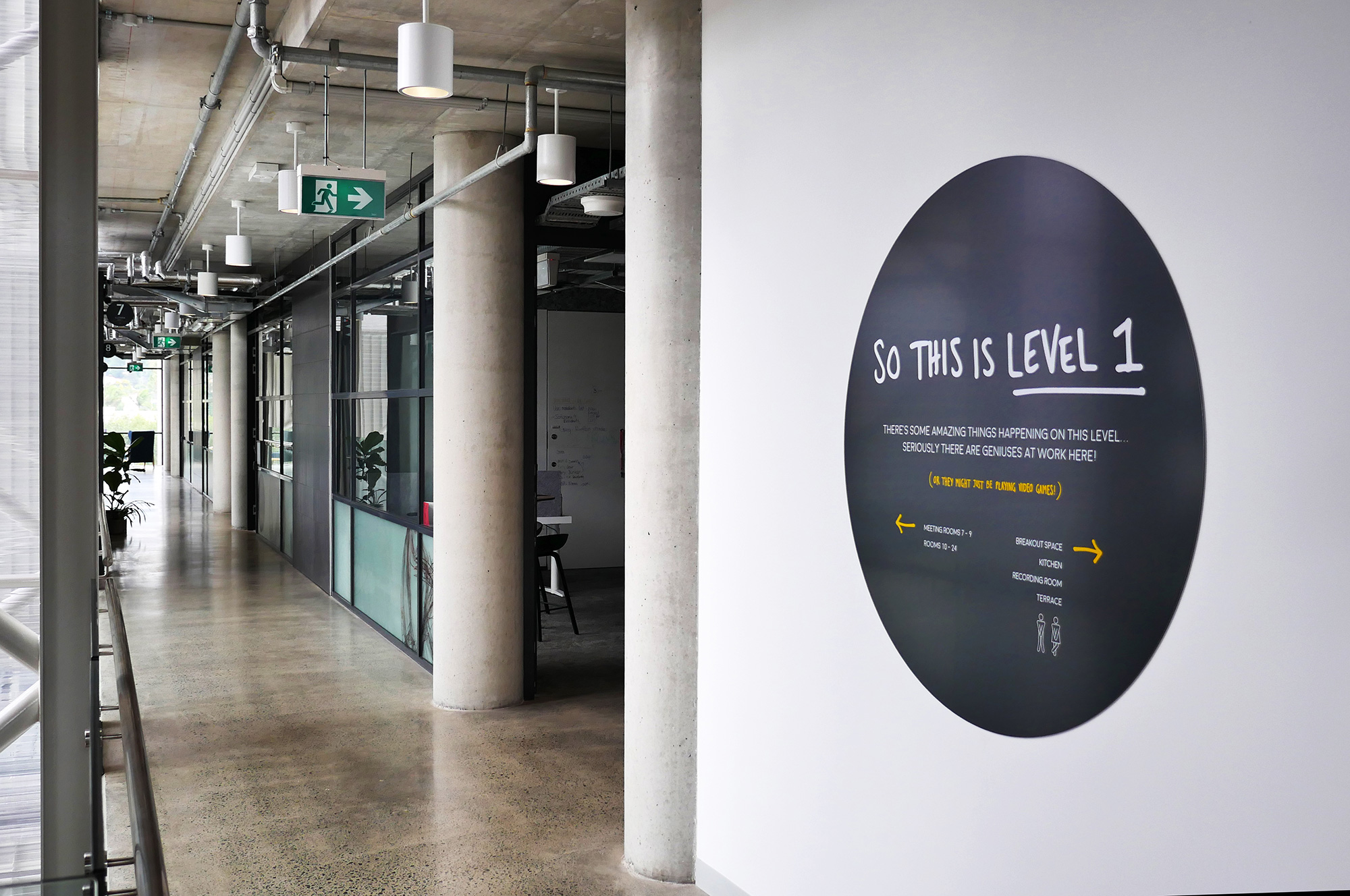 UOW iAccelerate - Wayfinding Graphics