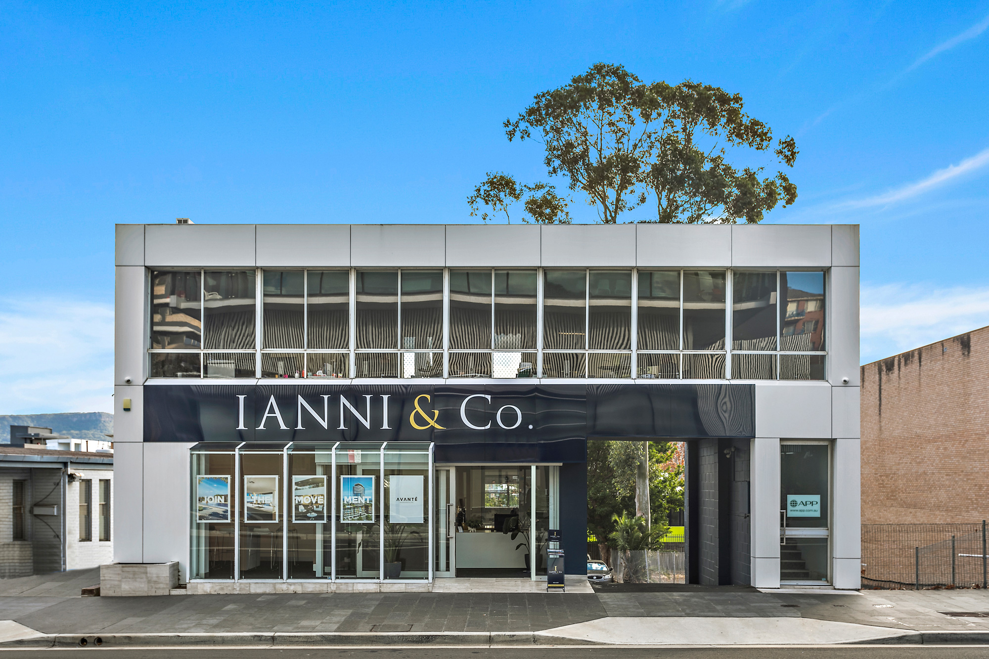 Ianni &amp; Co Property - Building Signs