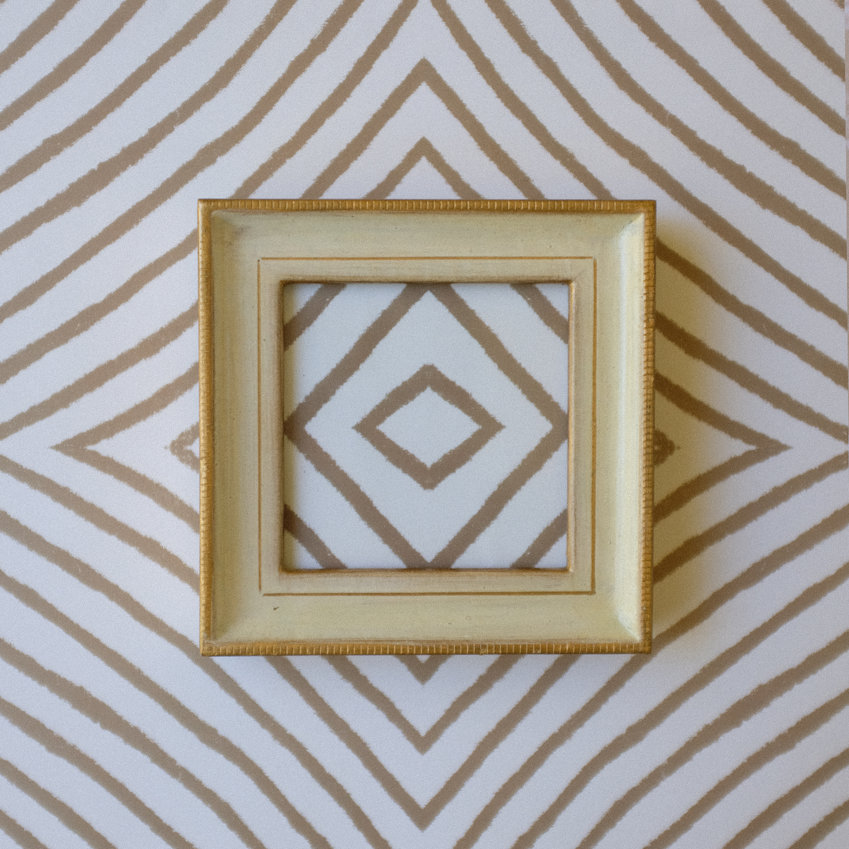 cream_frame-3.png