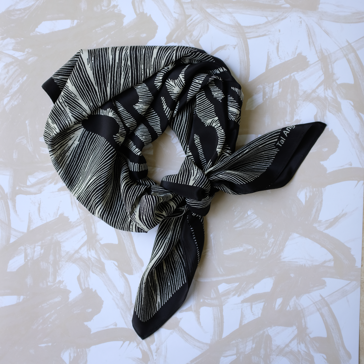 bw_flower_scarf-1.png