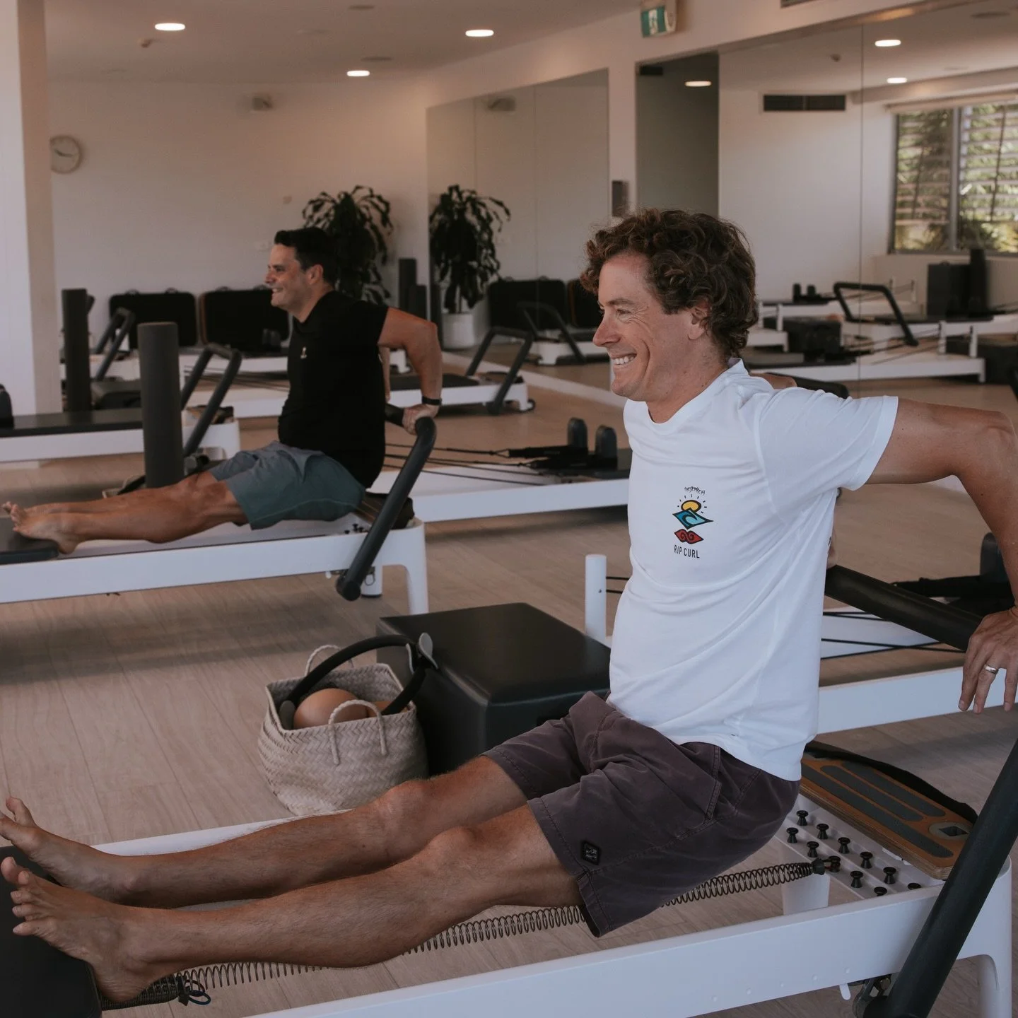 Men, this one&rsquo;s for you.
Tight, sore, haven&rsquo;t trained in a while&hellip; or never tried Pilates but been told you should? 
Our Men&rsquo;s Reformer with Chris @surfpilatesyoga is for men of all abilities, no experience needed. Just real t