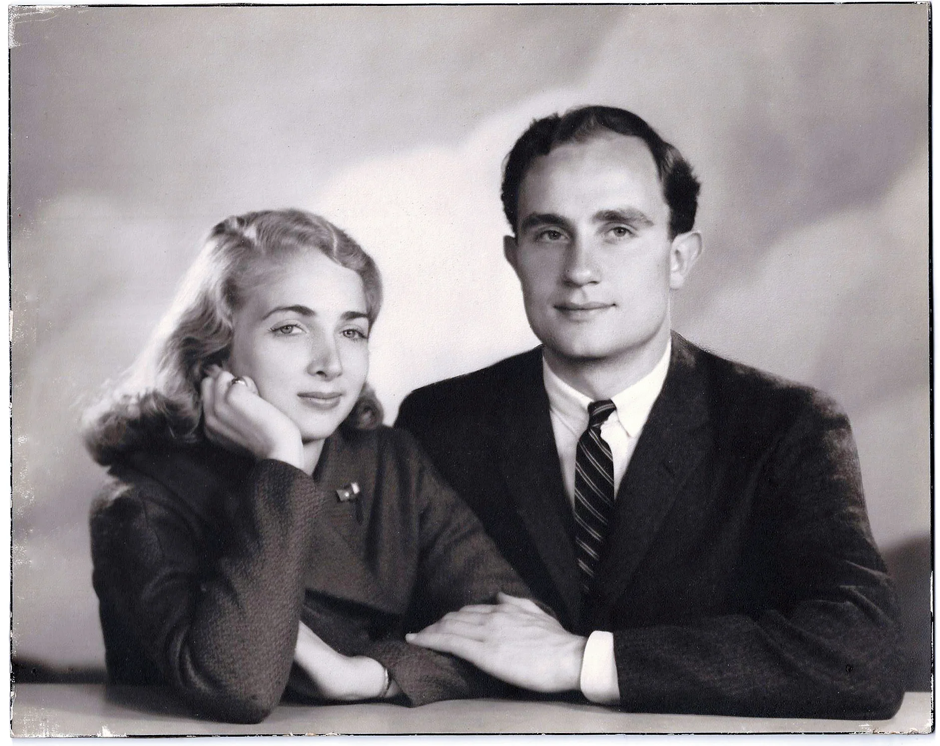 Photo -- Marjorie & Lancelot Farrar.jpg