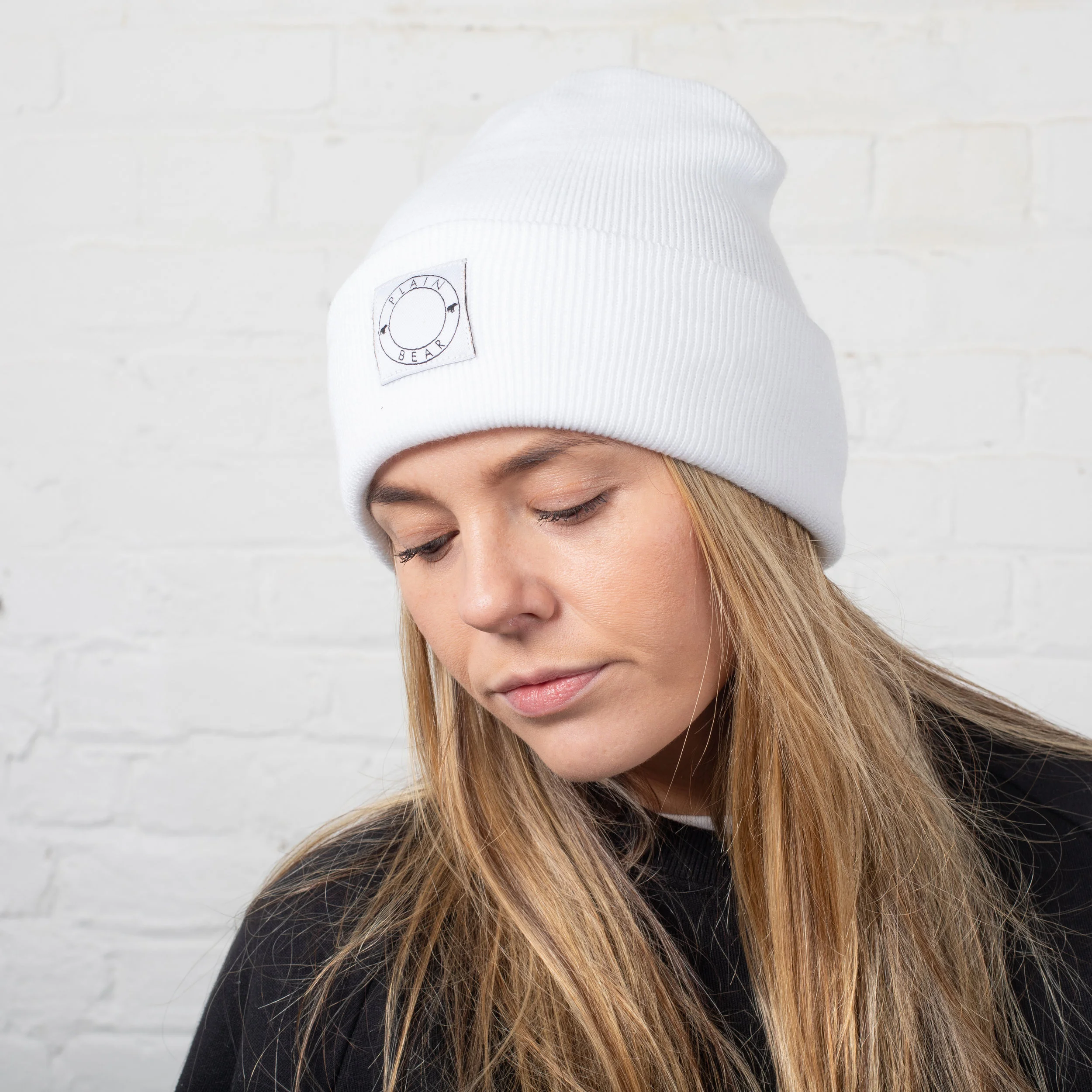 Label Beanie - white — Plain Bear