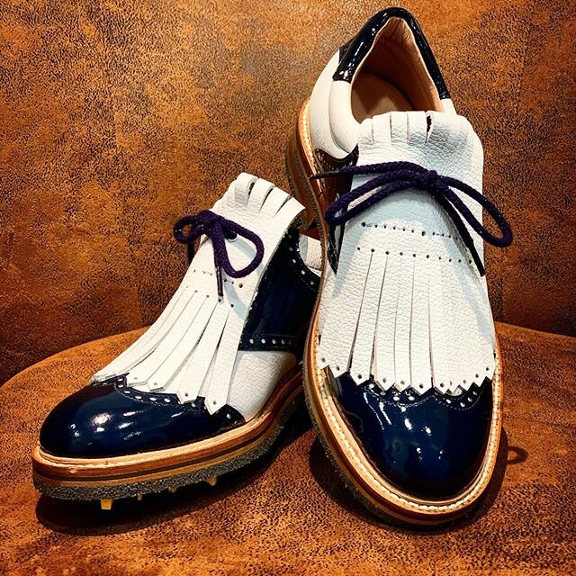 A custom made golf shoe for our client Mrs. S. All handmade and hand welted. Made of calf leather by Tuscany&rsquo;s finest tannery.
-

@shoegazingblog 
@theshoesnob_official 
@zugerzeitung.ch 
@monsieur_bespoke 
@bespokemakers 
@therake 
@zugerhalte