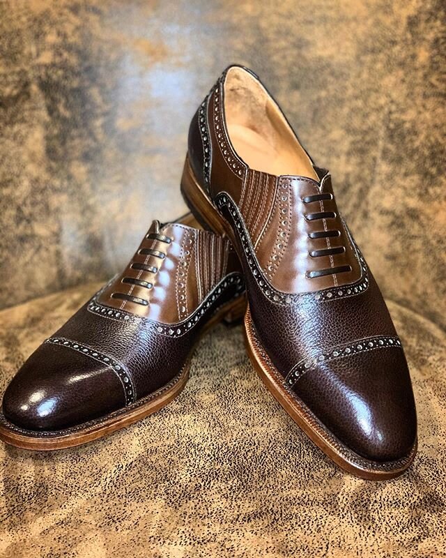 This lazy gentleman is the perfect fit for the modern business man. All handmade, Goodyear and rapid stitched with hidden threads. With a wonderful soft Tuscan brown leather.
-
@shoegazingblog 
@theshoesnob_official 
@zugerzeitung.ch 
@monsieur_bespo