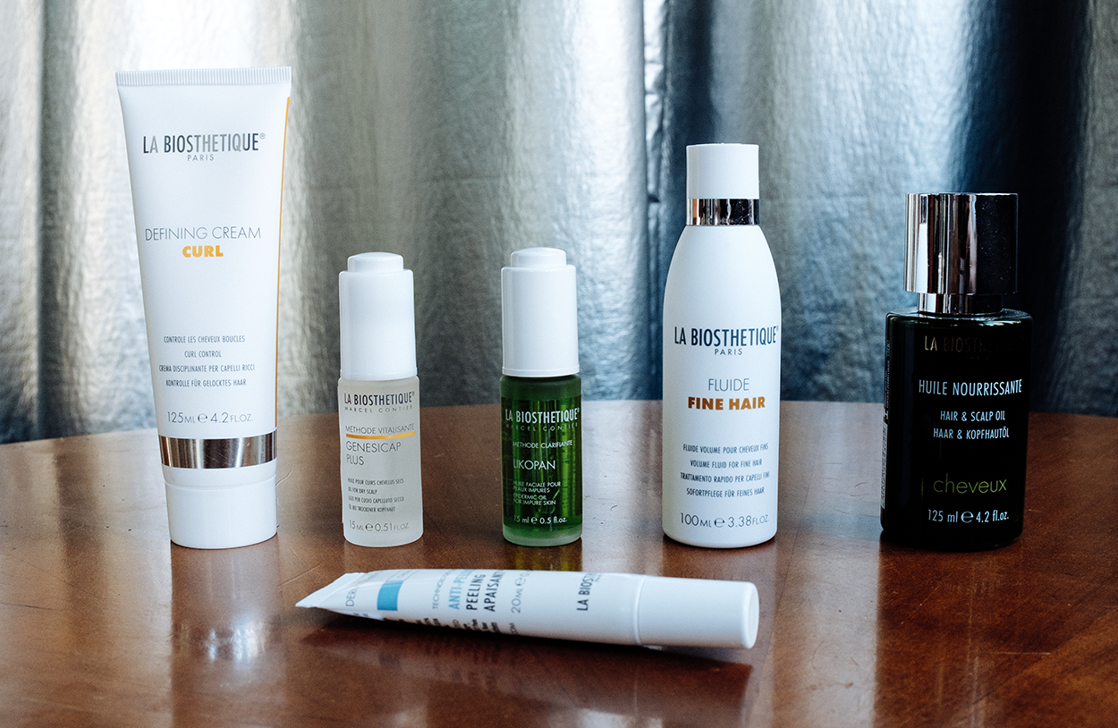 ТЕКСТУРИРУЮЩИЙ КРЕМ ДЛЯ ВЫДЕЛЕНИЯ ЛОКОНОВ DEFINING CREAM CURL; МАСЛО ДЛЯ СУХОЙ КОЖИ ГОЛОВЫ ПРОТИВ СУХОСТИ И СТЯНУТОСТИ GENESICAP PLUS; ОЧИЩАЮЩЕЕ МАСЛО ДЛЯ ЖИРНОЙ КОЖИ ЛИЦА LIKOPAN ; ФЛЮИД ДЛЯ СОЗДАНИЯ ОБЪЕМА VOLUME FLUID FOR FINE HAIR ; ПИТАТЕЛЬНОЕ МАСЛО ДЛЯ СУХОЙ КОЖИ ГОЛОВЫ HUILE NOURISSANTE, ГЕЛЬ-ПИЛИНГ ПРОТИВ ПЕРХОТИ DERMOSTHETIQUE ANTI-PELLICULAIRE PEELING APAISANT – ВСЕ LA BIOSTHETIQUE .