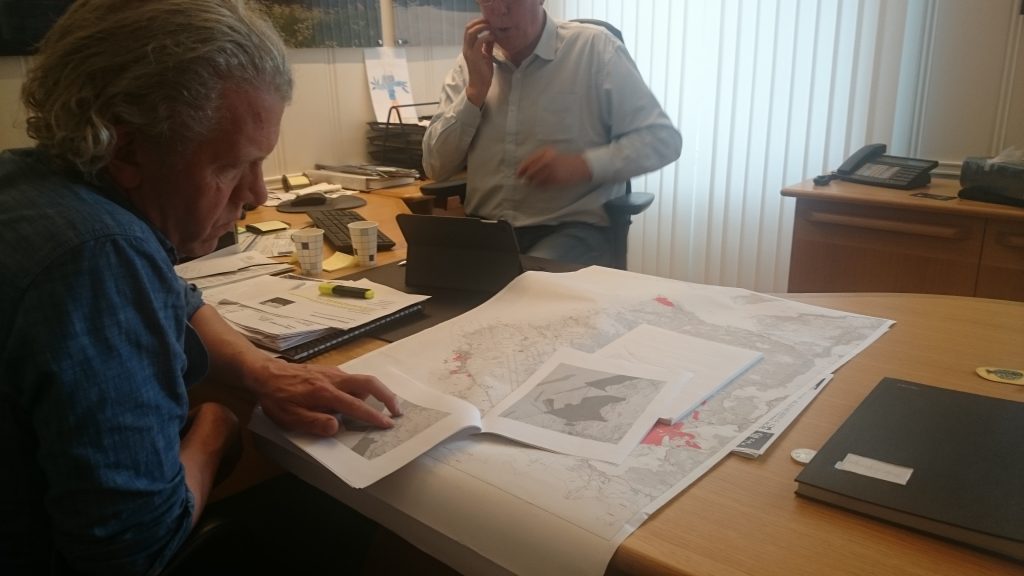 Øyvind planning with the mayor of Farsund