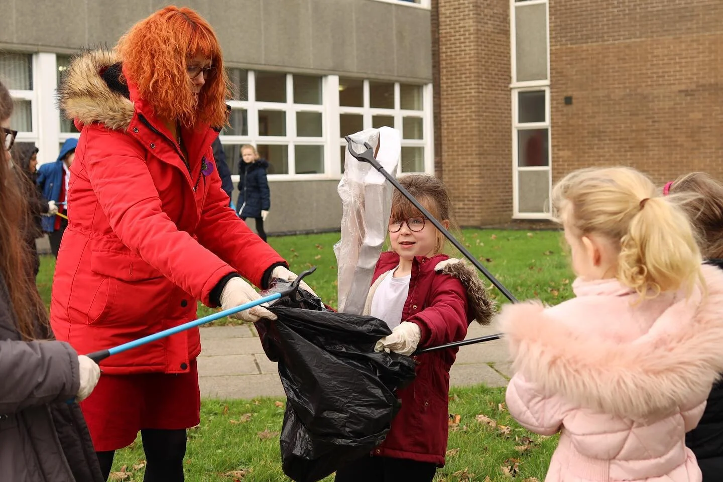Young people getting stuck in with caring for their environment. It was great capturing these Eco warriors in action last week with @angielouwatessocialvalue for @watesgroup 

#eco #betterworld #environmentalphotography #sustainability #social #socen