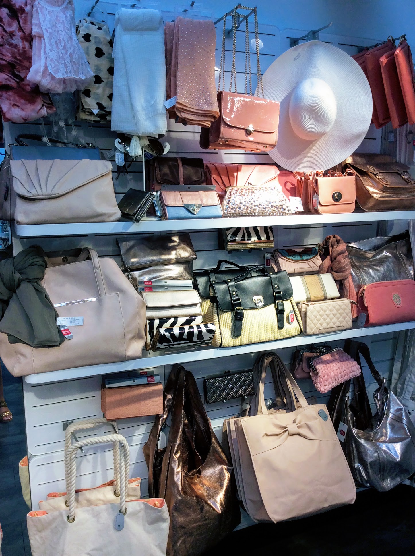 Pick a purse ...at SIX4GOOD.