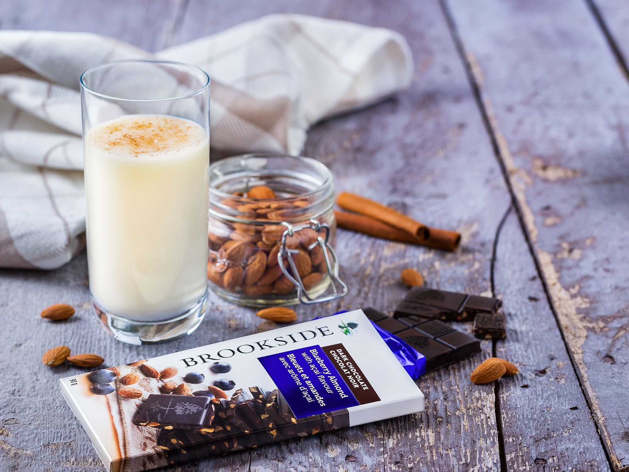 BRO_TO_J16_0008_DP-CinnamonMilk-BlueberryAlmond-RGB.png