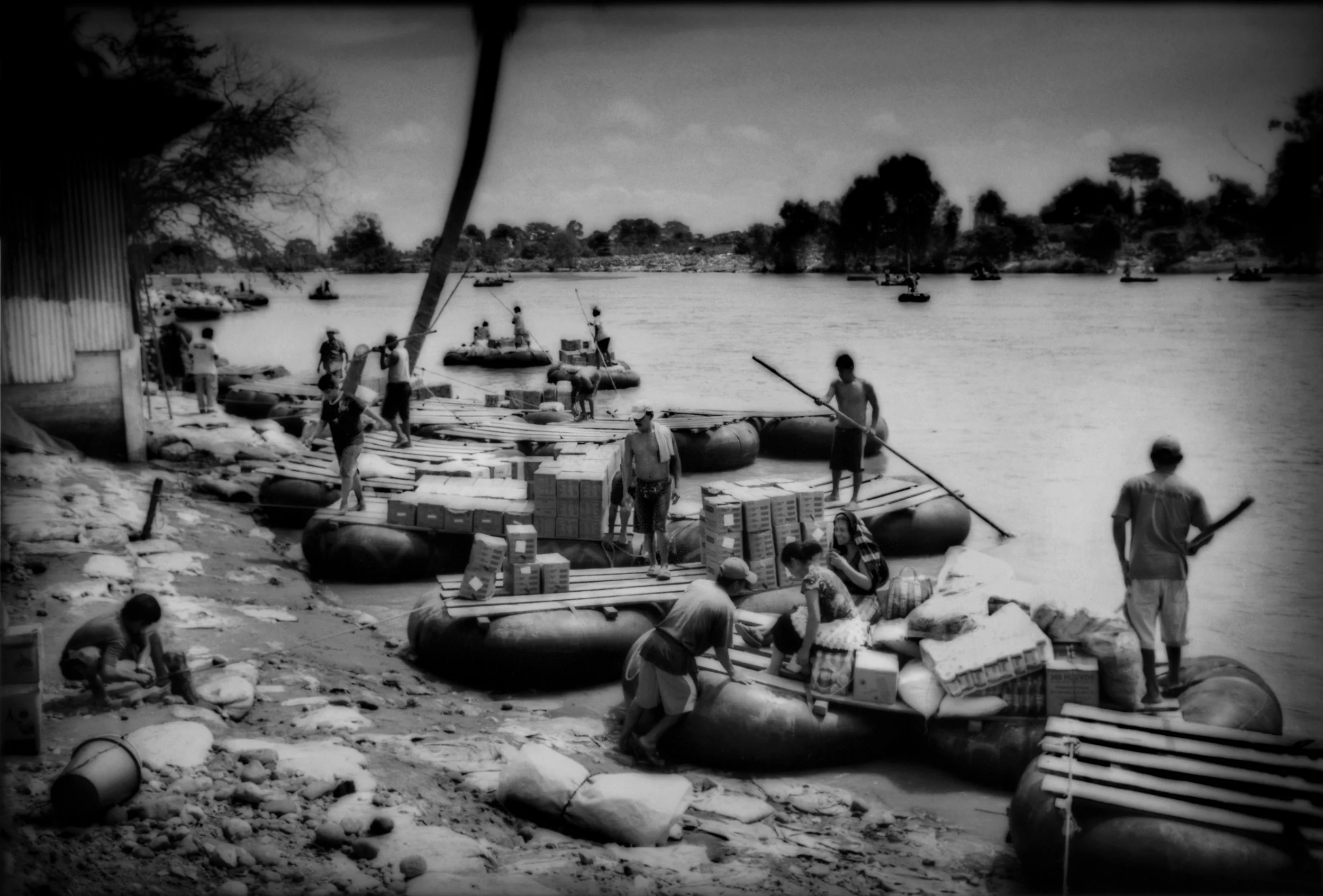 Closer to the coast, the Rio Suchiate which marks the Mexican - Guatemalan porous border widens and slows allowing smuggling and river crossing from Guatemala (on the far bank) to Ciudad Hidalgo, Mexico on makeshift rafts. 2008