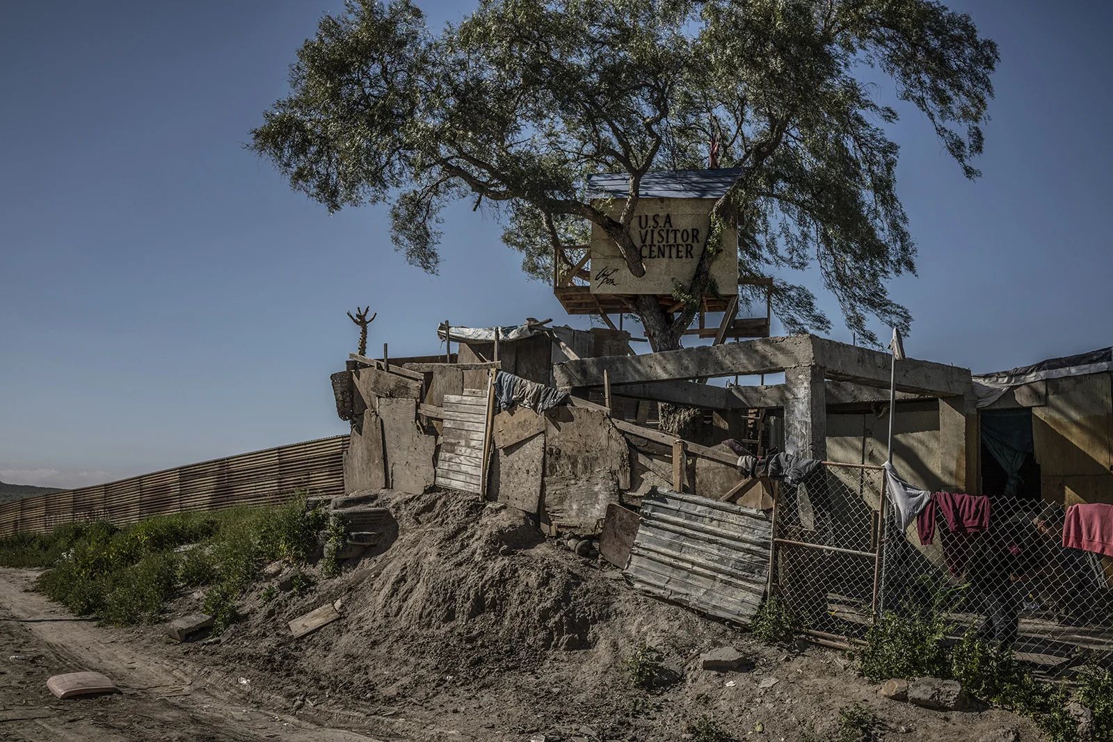 Delano_Against_the_US_Mex_Border_Wall_023.jpg