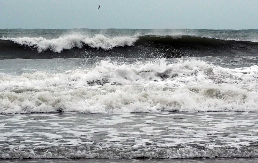 Stormy seas at Howes Strand - not ideal out door painting on the beach weather