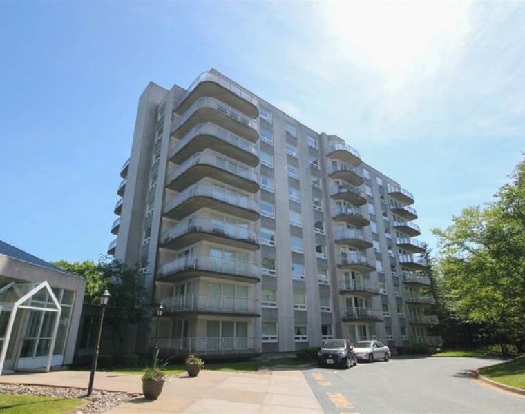 Lake Banook Woods Dartmouth, NS — HalifaxCondos.co