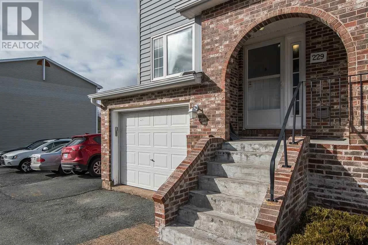 215229 Farnham Gate Clayton Park, NS — HalifaxCondos.co