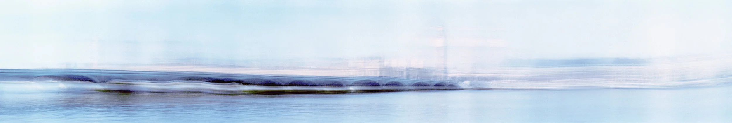 Thames, London, No 1, 2001