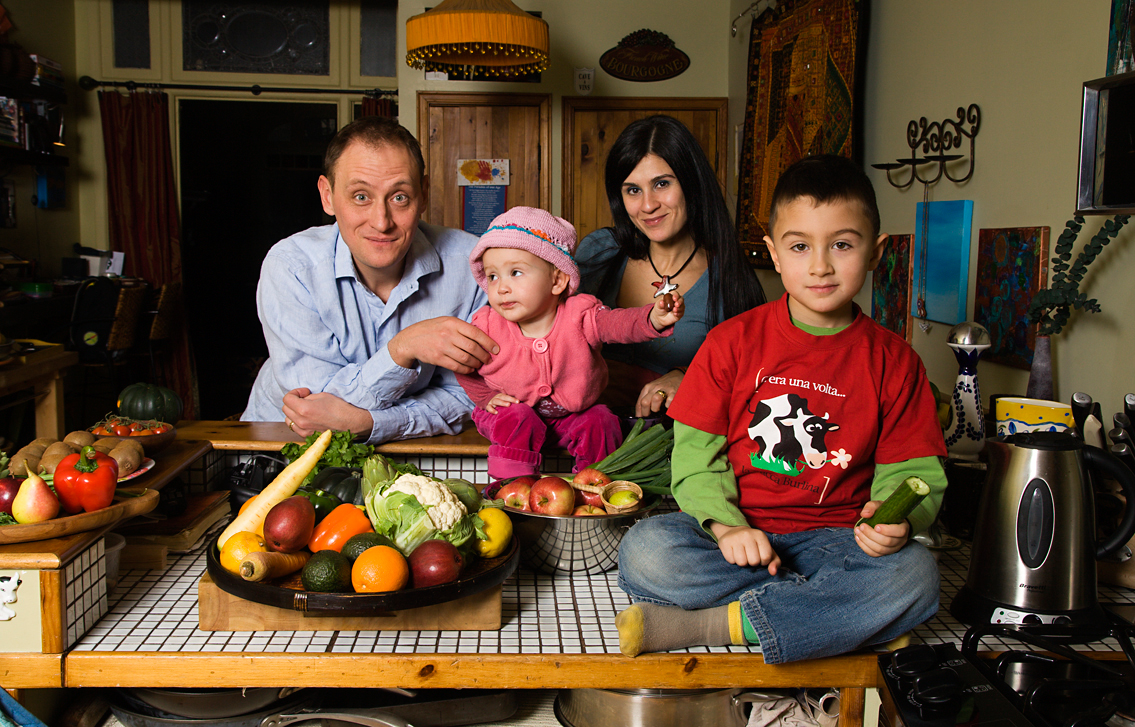 David Farnell and Lulu Cohen-Farnell.  Real Food For Real Kids