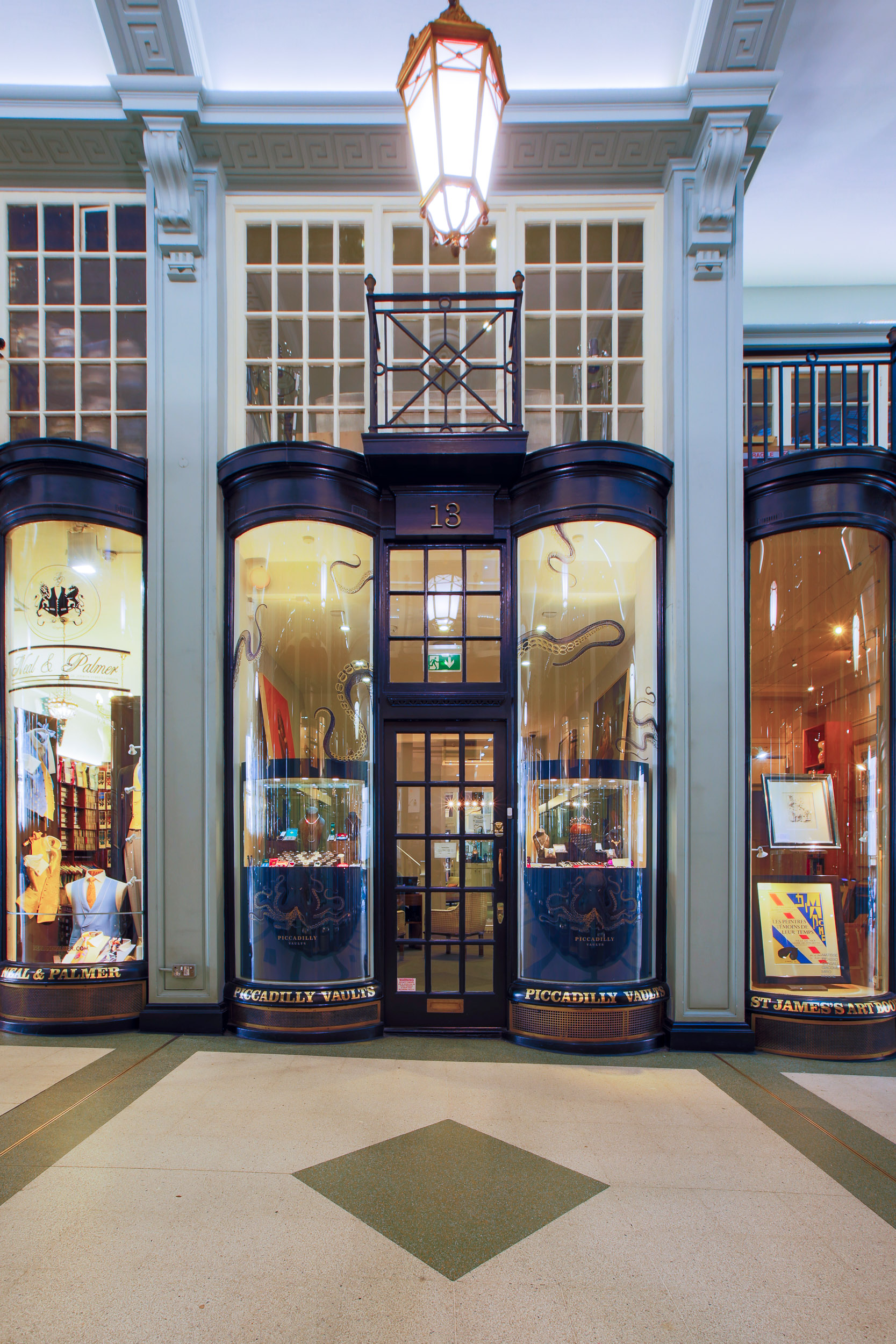 PICCADILLY VAULTS ENTRANCE