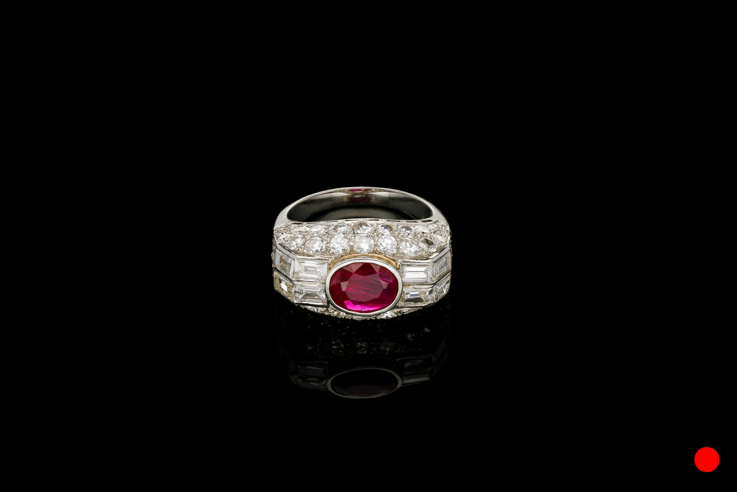 A French Art Deco cocktail ring | £10250